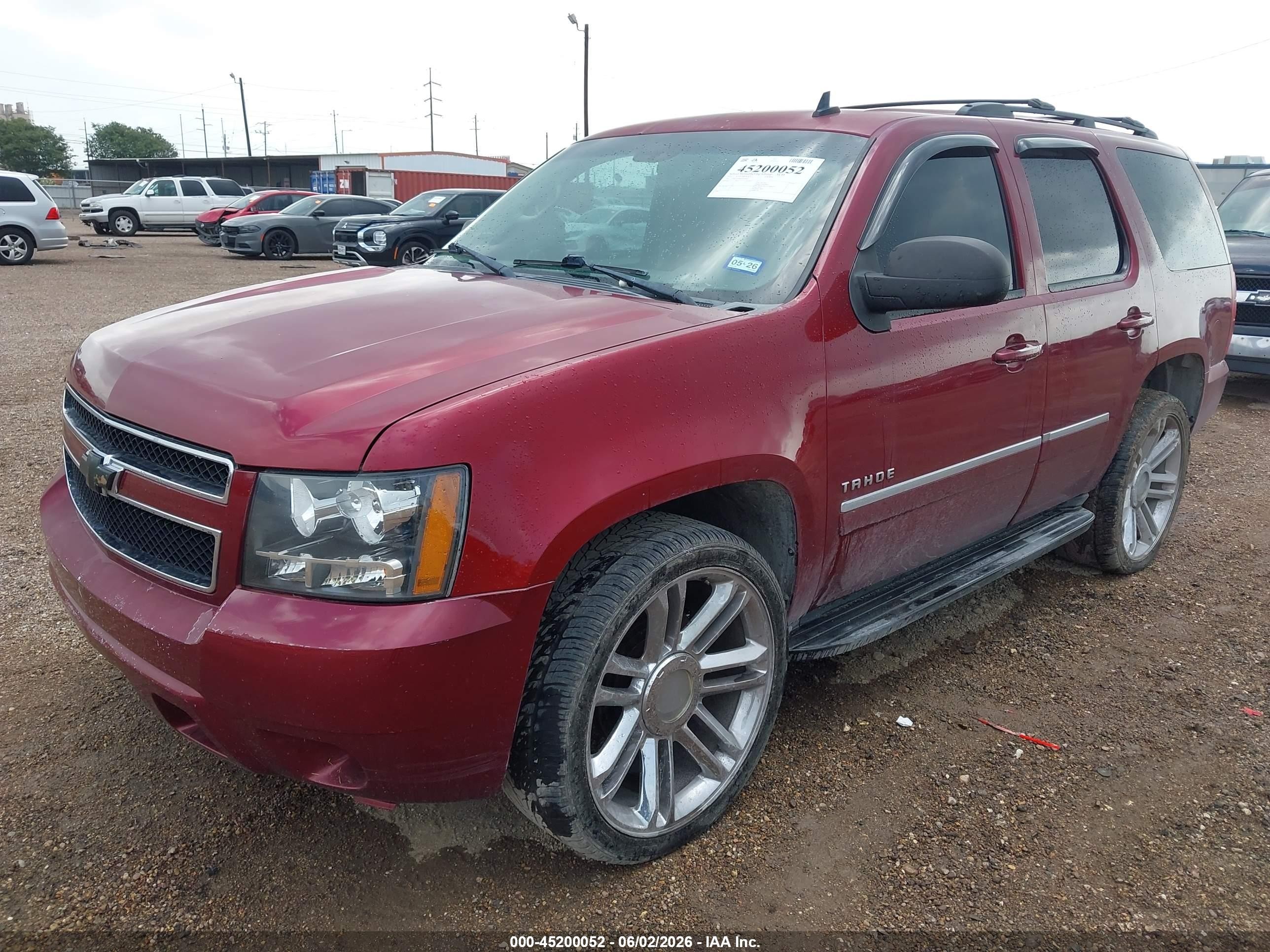 2011 Chevrolet Tahoe Ls Maroon vin: 1GNSCAE08BR365840