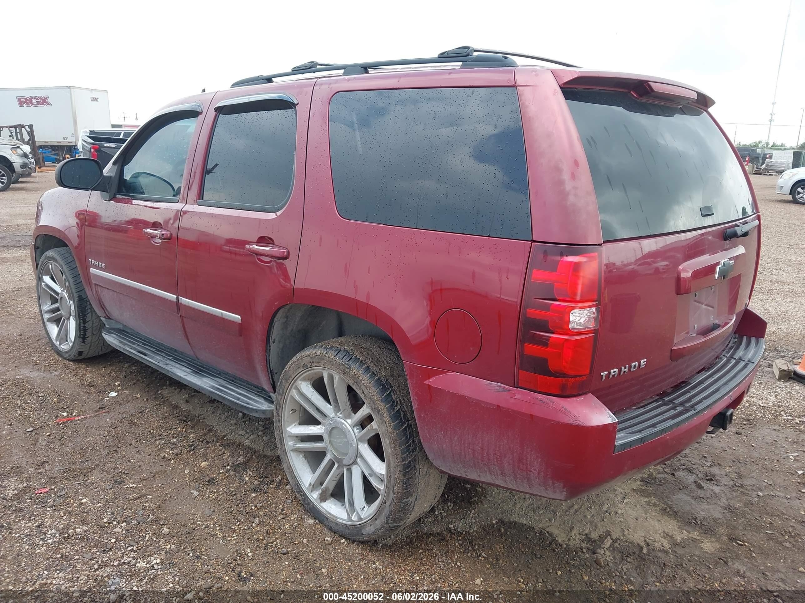 2011 Chevrolet Tahoe Ls Maroon vin: 1GNSCAE08BR365840