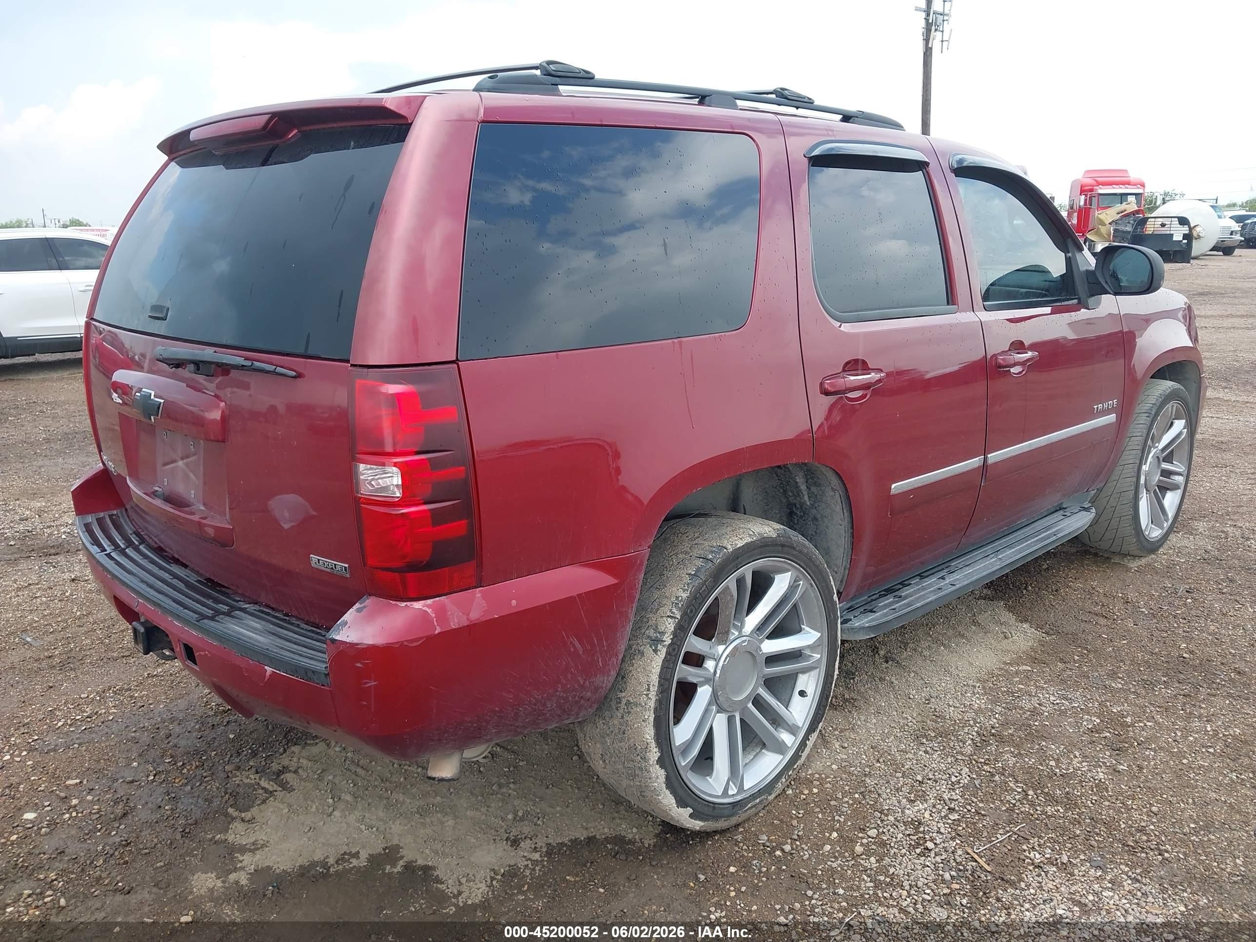 2011 Chevrolet Tahoe Ls Maroon vin: 1GNSCAE08BR365840