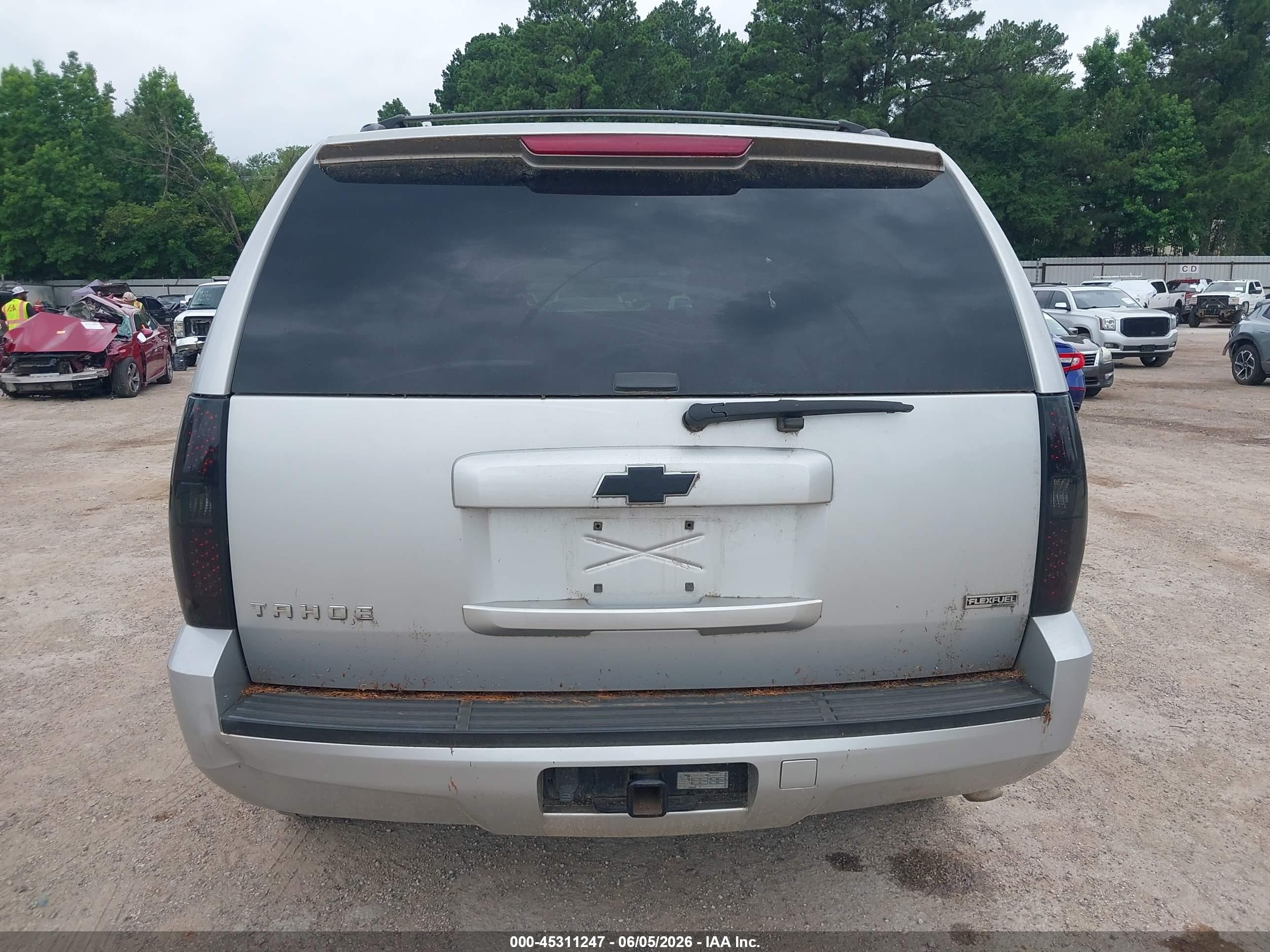 2011 Chevrolet Tahoe Ls Silver vin: 1GNSCAE08BR375087