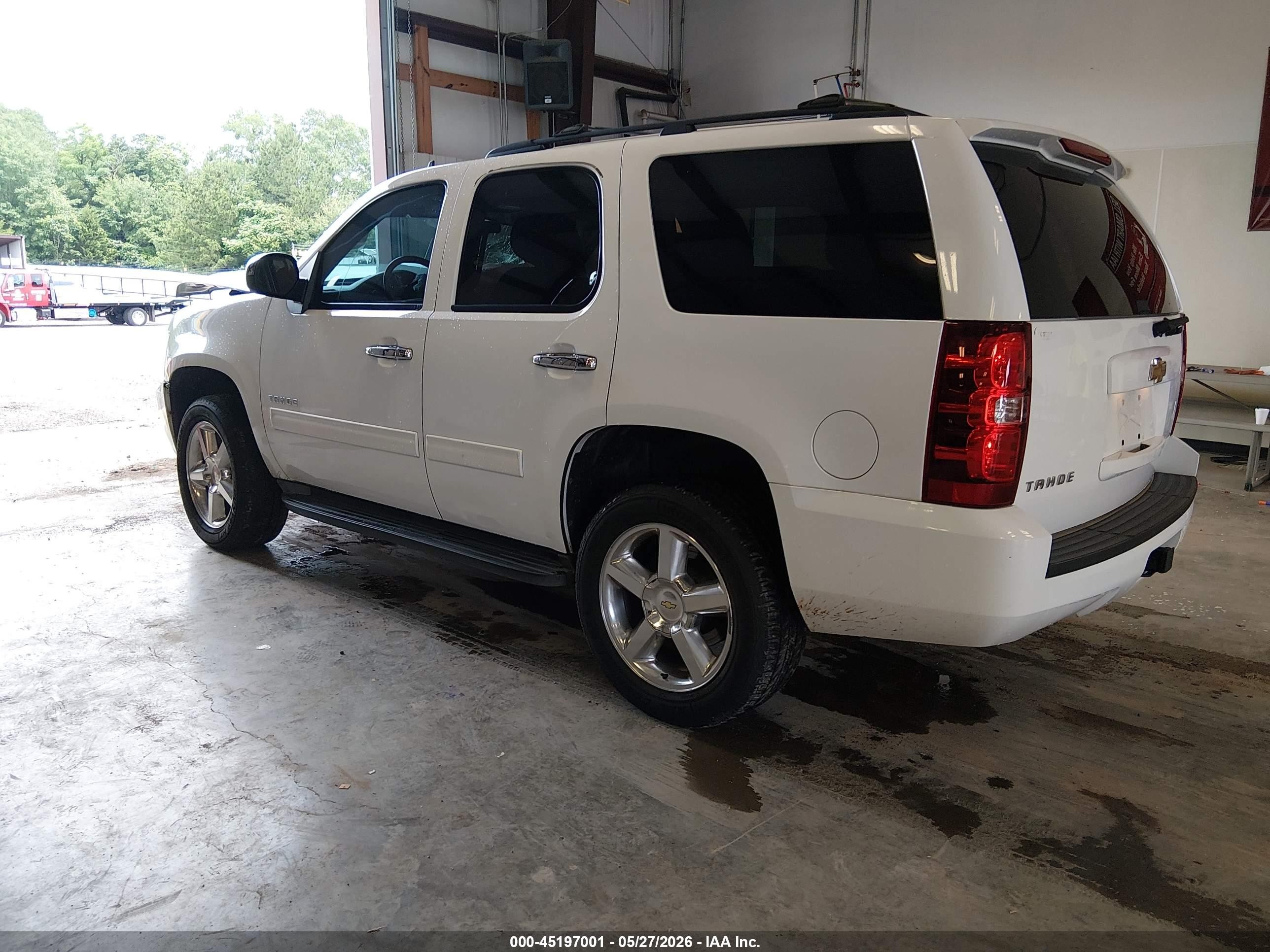 2013 Chevrolet Tahoe Ls White vin: 1GNSCAE08DR367722