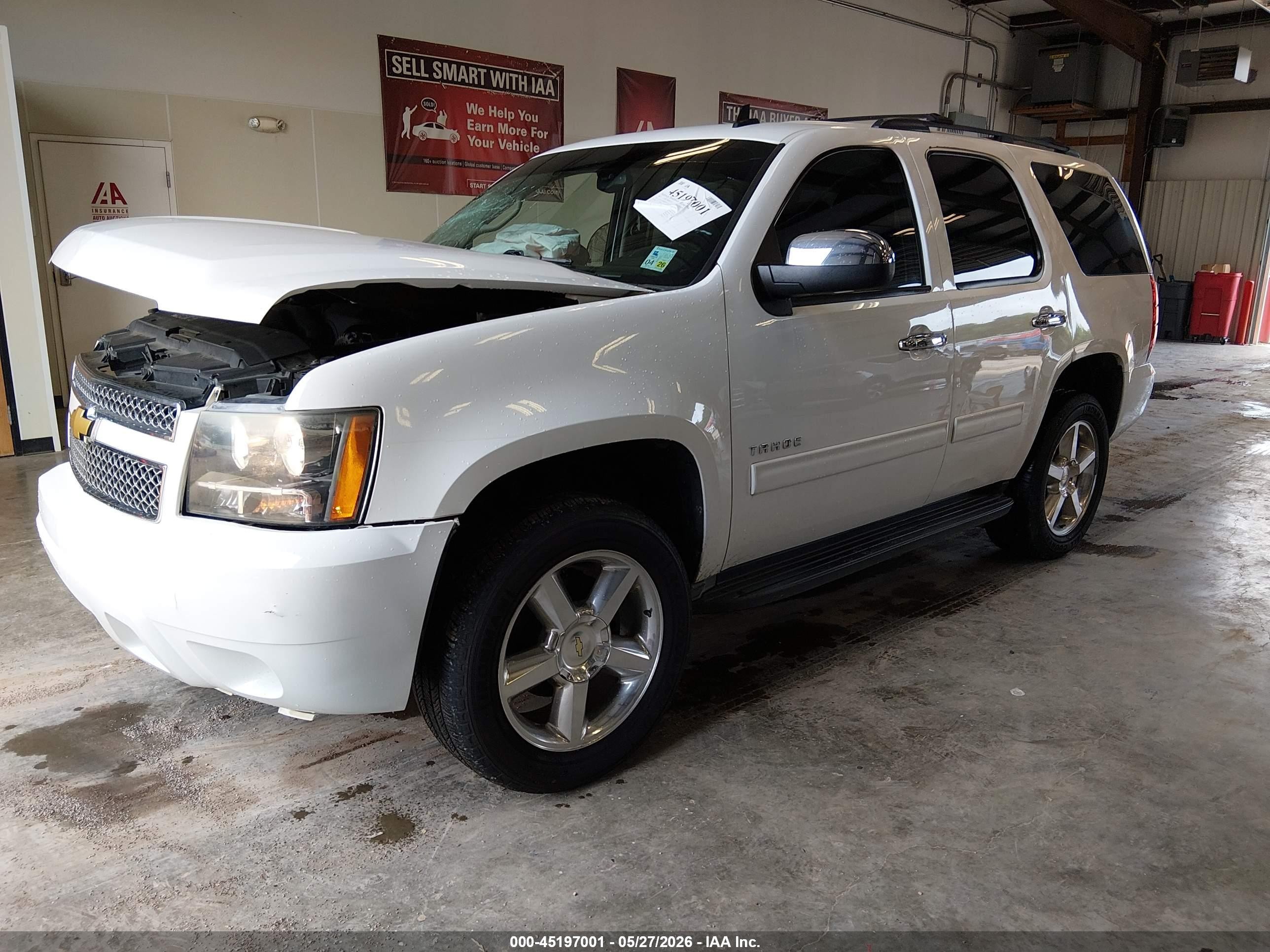 2013 Chevrolet Tahoe Ls White vin: 1GNSCAE08DR367722