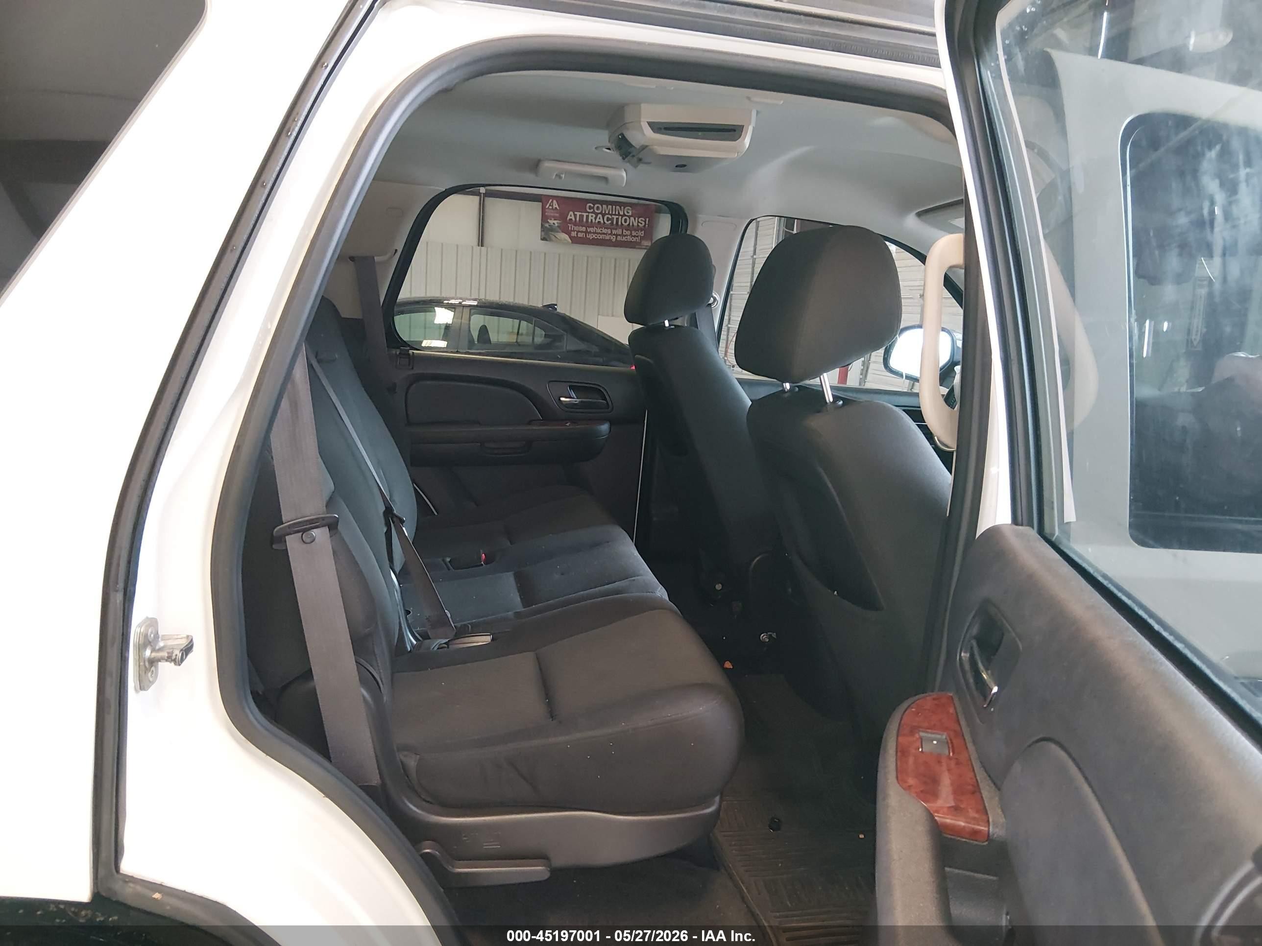 2013 Chevrolet Tahoe Ls White vin: 1GNSCAE08DR367722