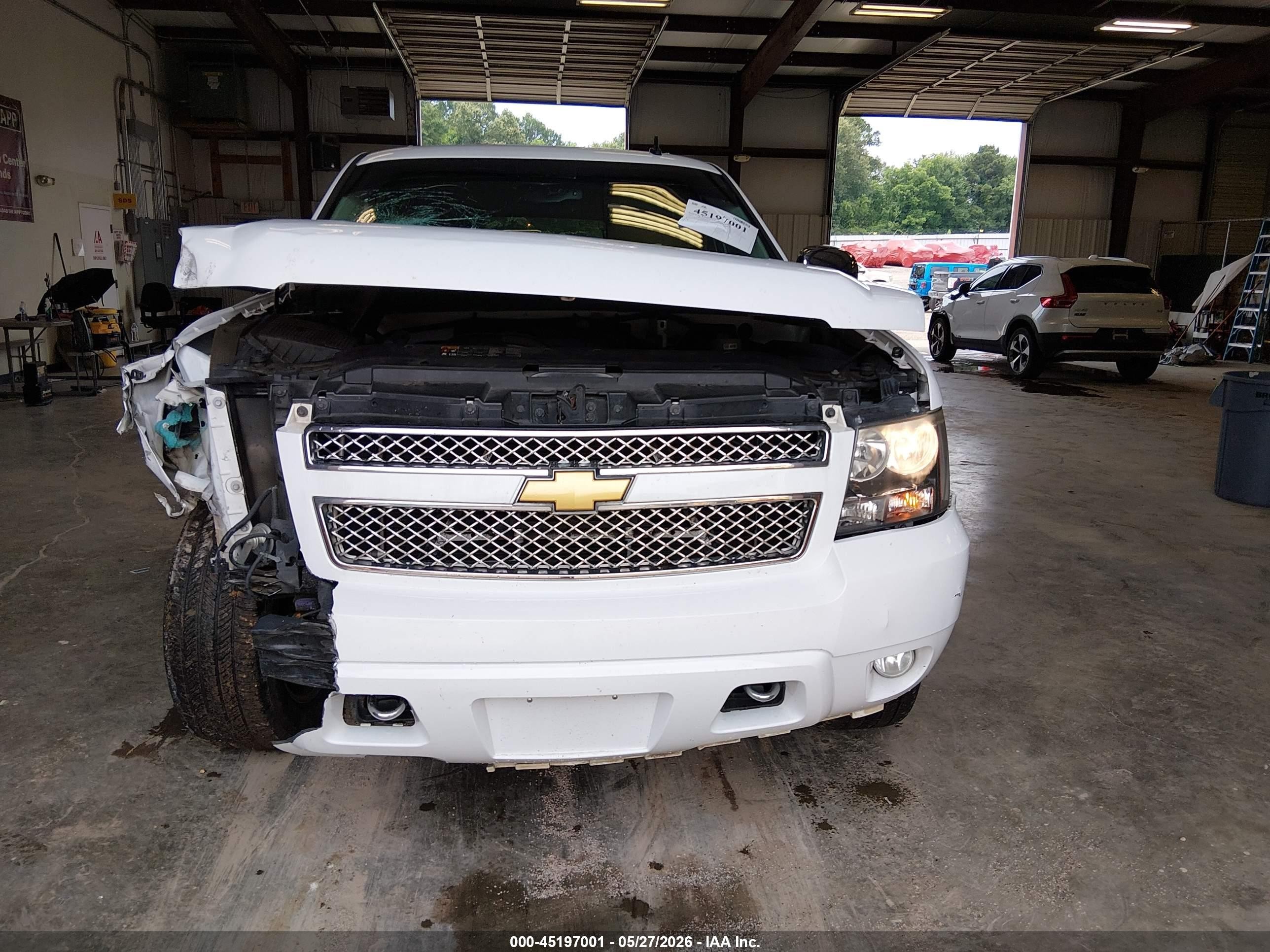 2013 Chevrolet Tahoe Ls White vin: 1GNSCAE08DR367722