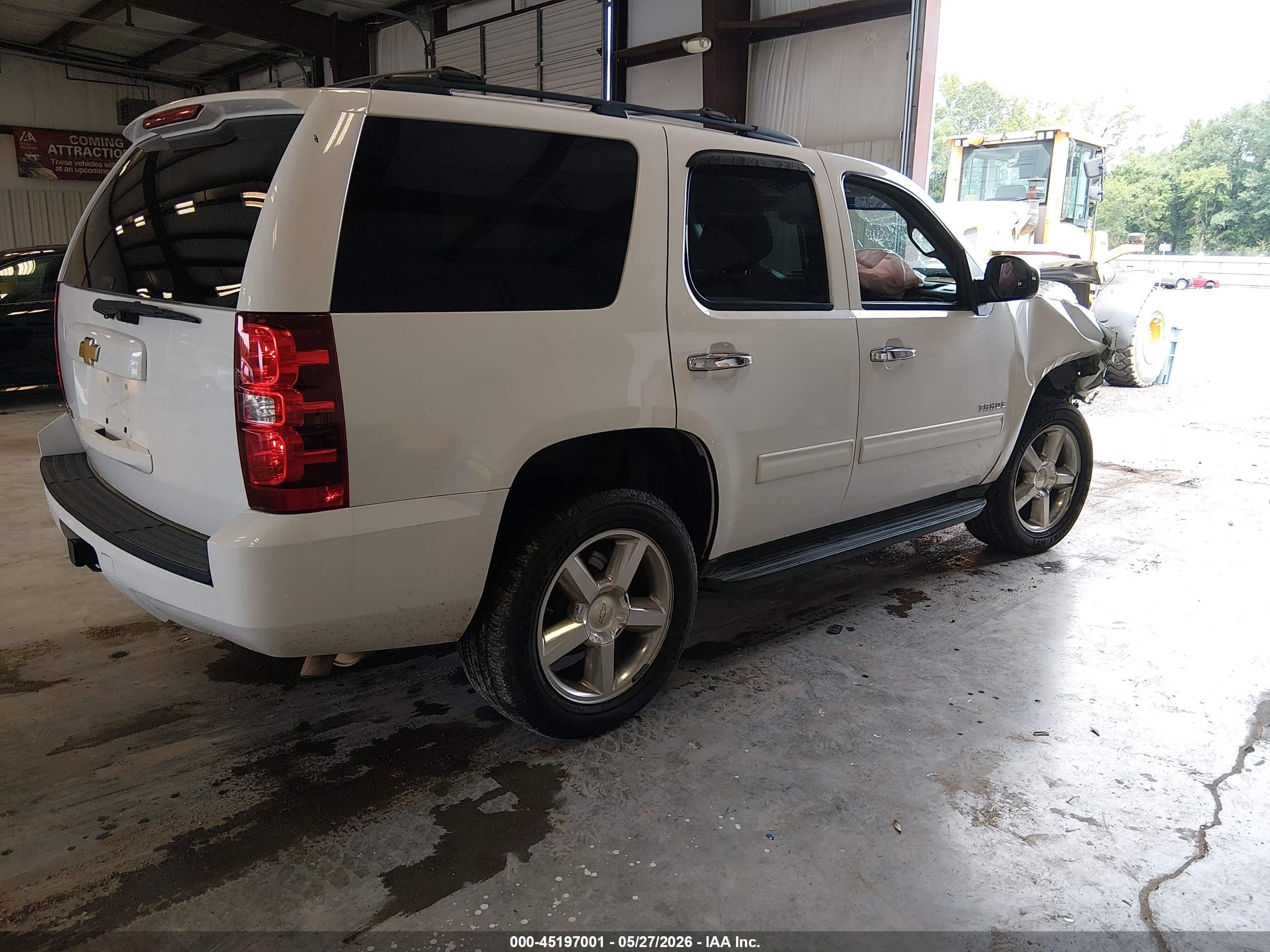 2013 Chevrolet Tahoe Ls White vin: 1GNSCAE08DR367722