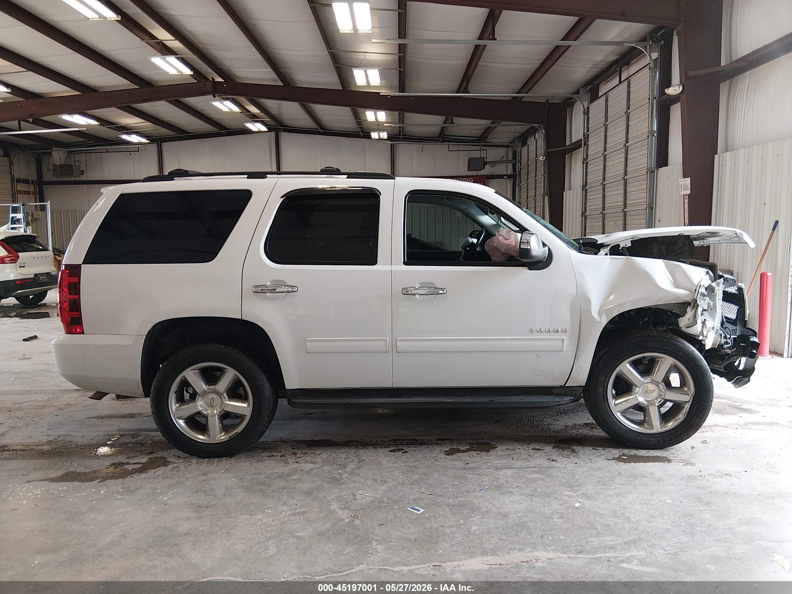 2013 Chevrolet Tahoe Ls White vin: 1GNSCAE08DR367722