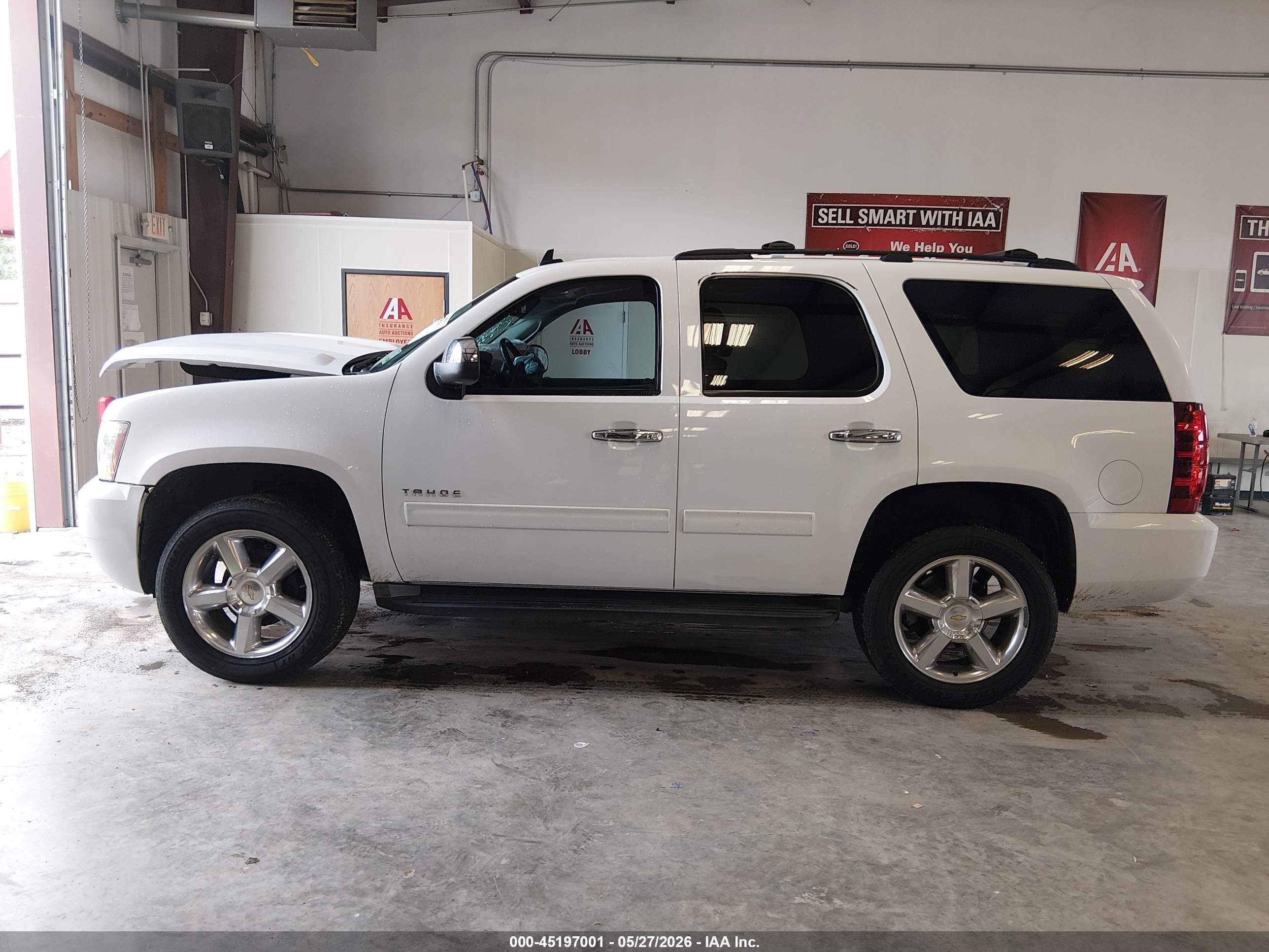 2013 Chevrolet Tahoe Ls White vin: 1GNSCAE08DR367722