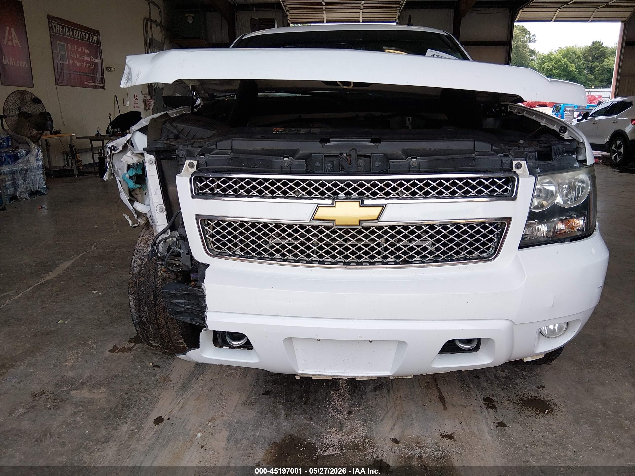 2013 Chevrolet Tahoe Ls White vin: 1GNSCAE08DR367722