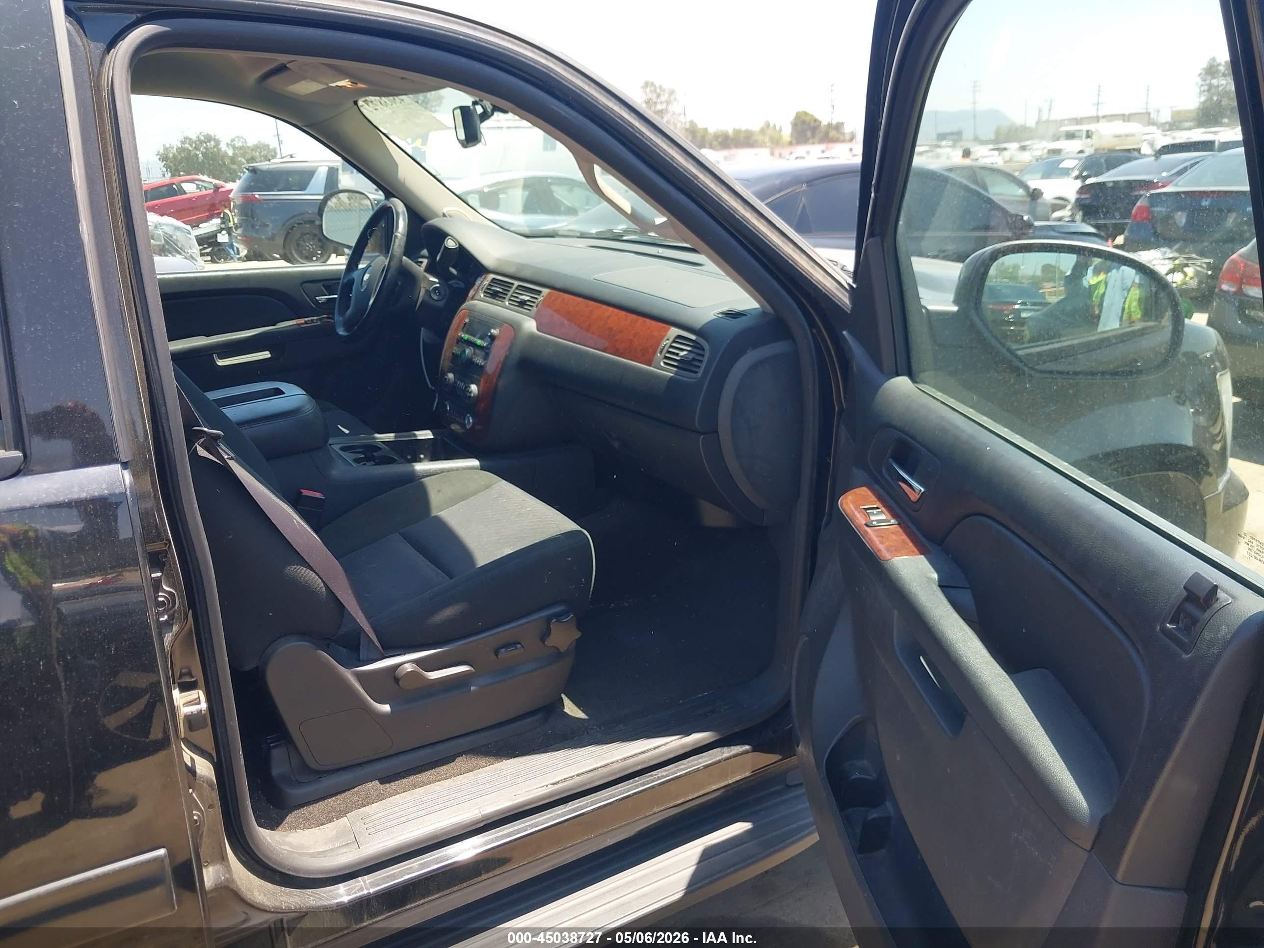 2012 Chevrolet Tahoe Ls Черный vin: 1GNSCAE09CR150498