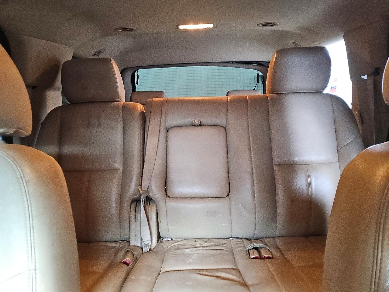 2011 Chevrolet Tahoe C1500 Ls White vin: 1GNSCAE0XBR158429