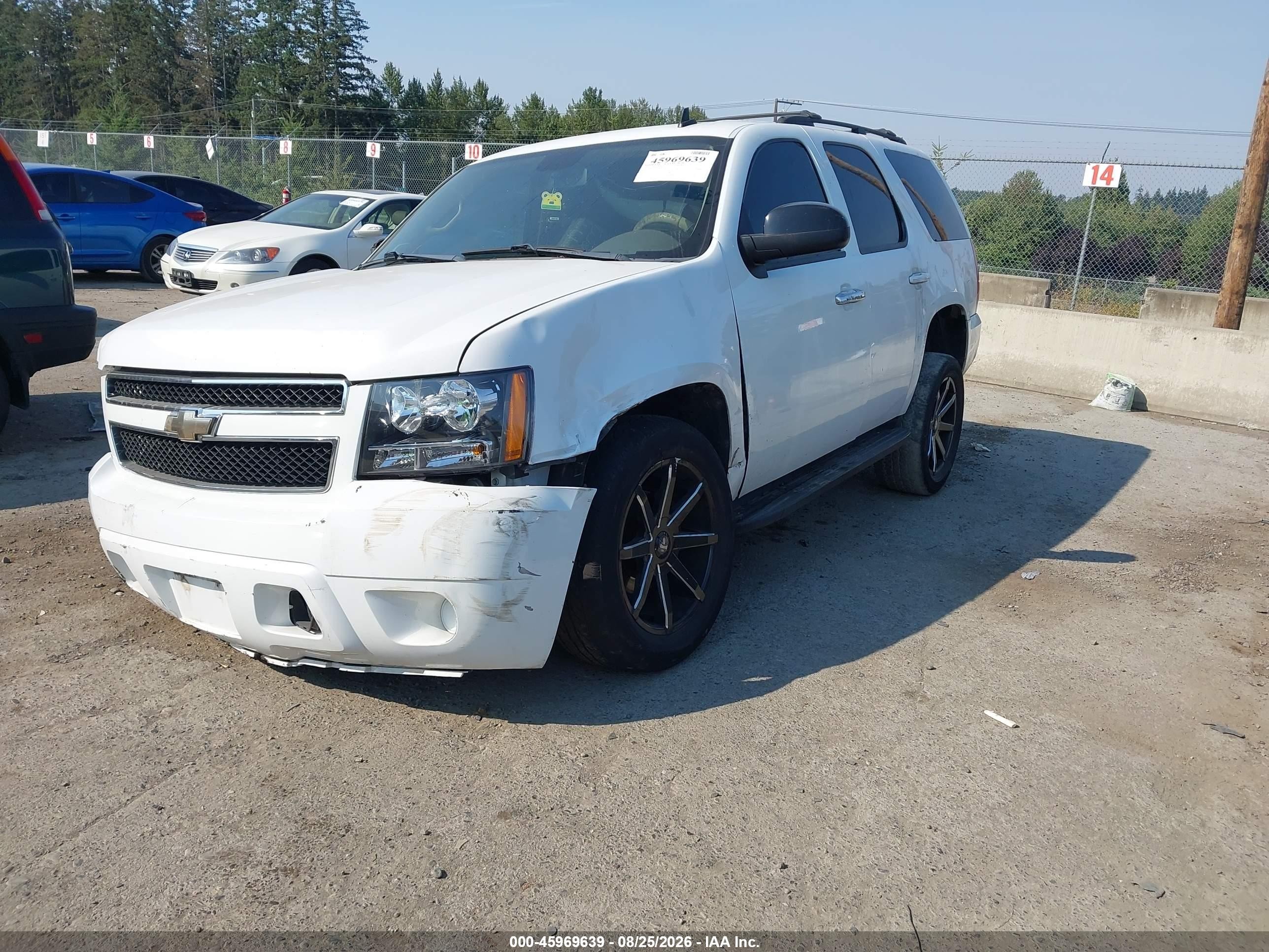 2011 Chevrolet Tahoe Ls White vin: 1GNSCAE0XBR390576