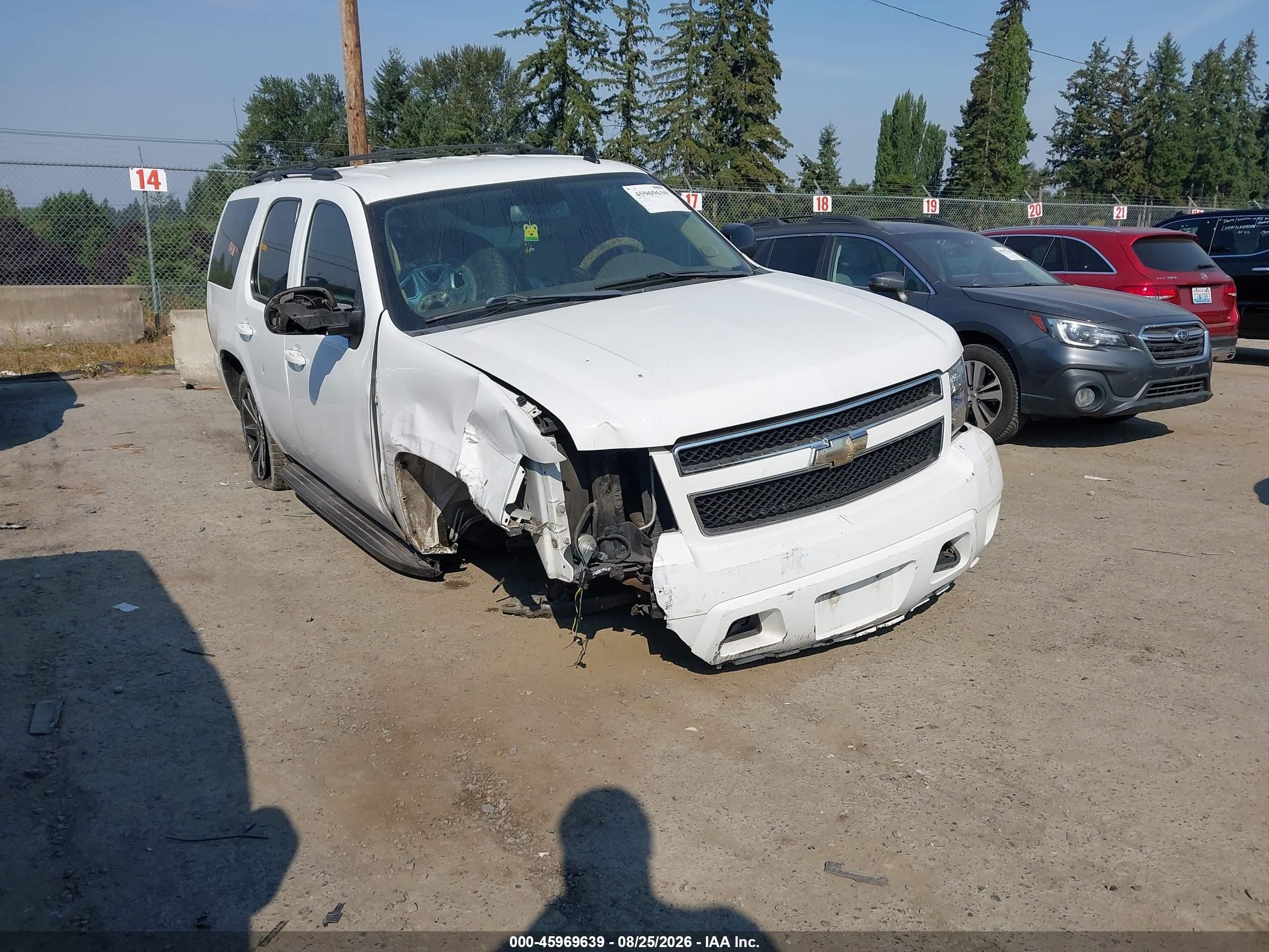2011 Chevrolet Tahoe Ls White vin: 1GNSCAE0XBR390576