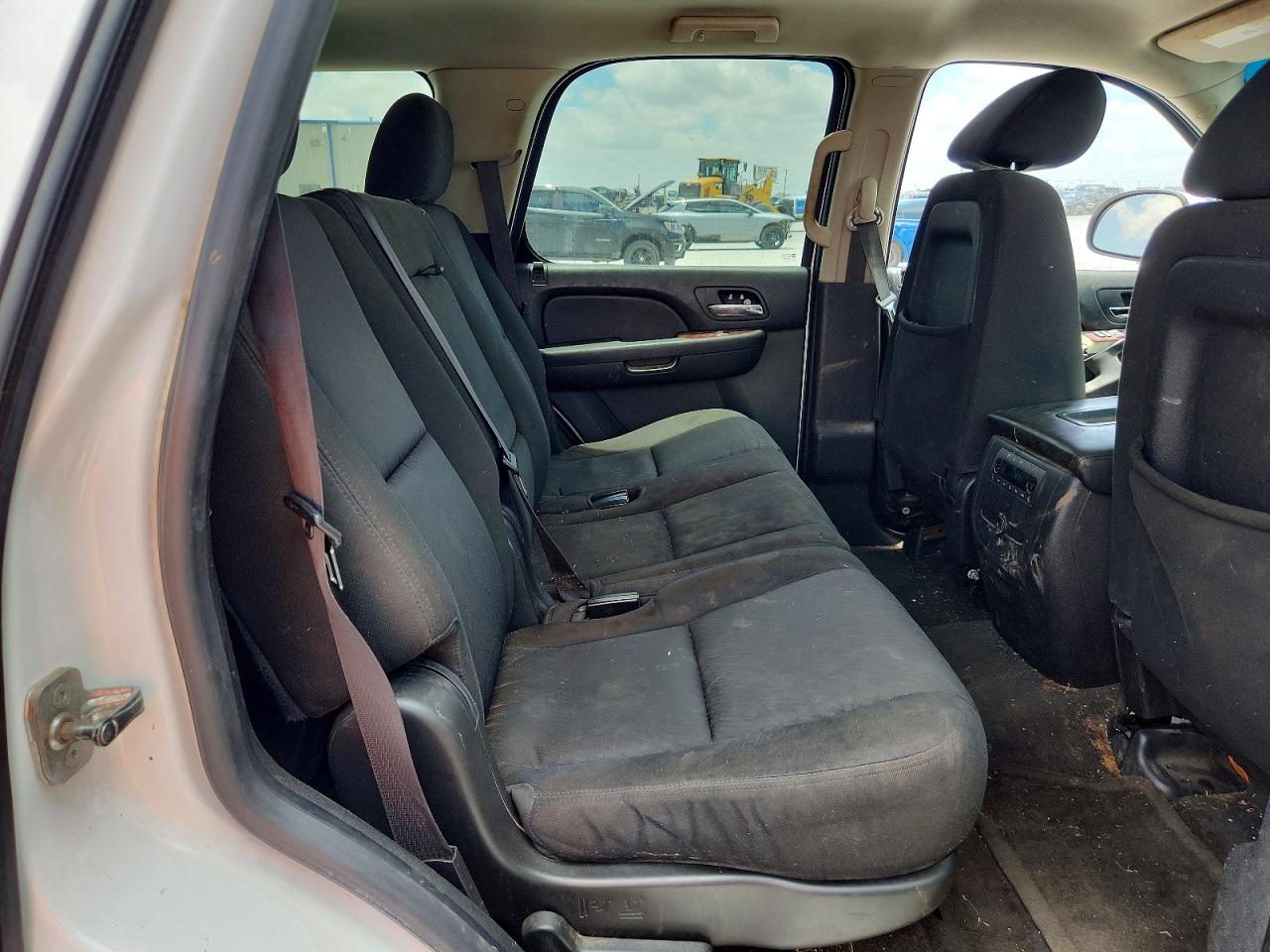 2013 Chevrolet Tahoe C1500 Ls White vin: 1GNSCAE0XDR345530