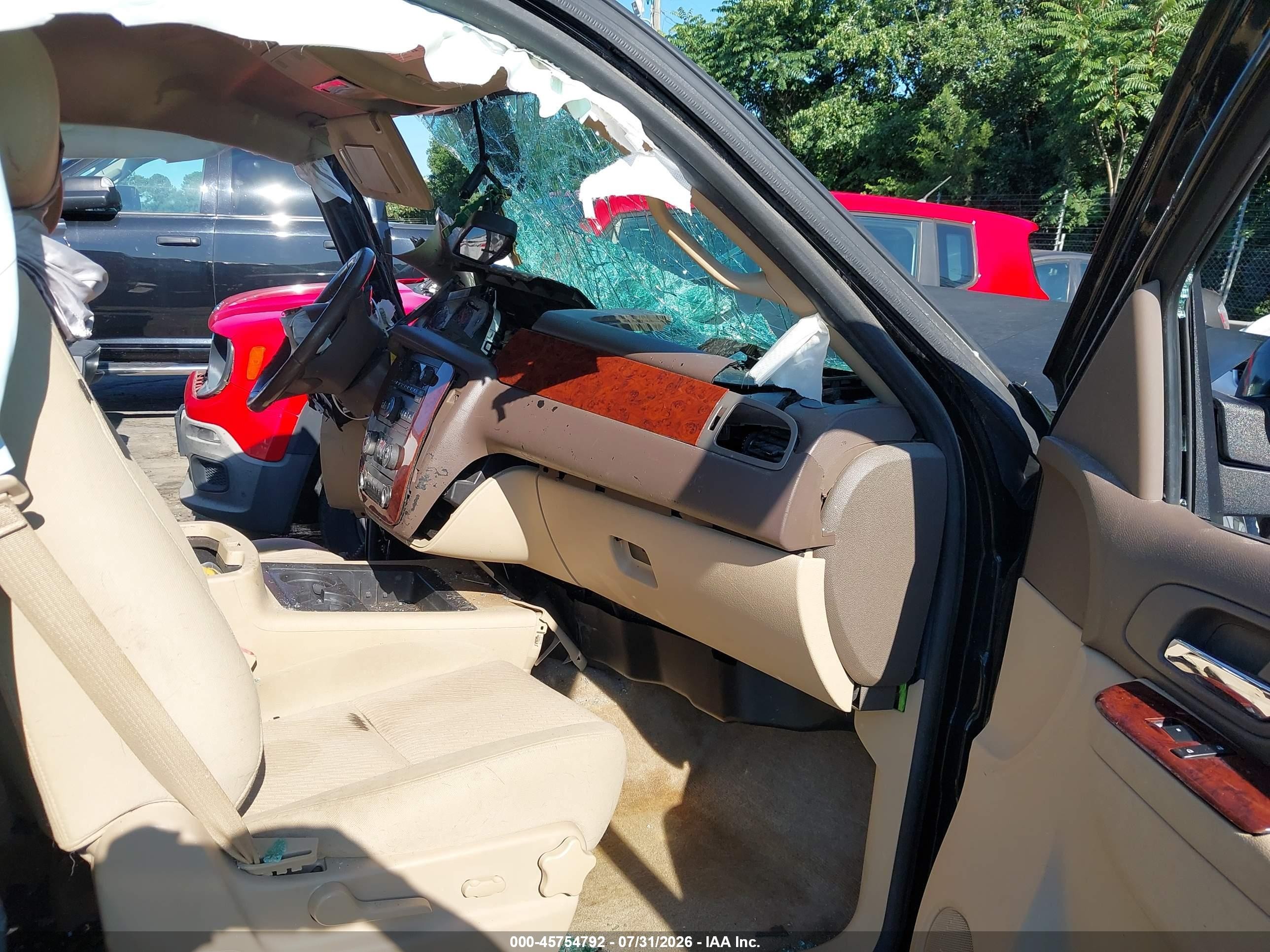 2014 Chevrolet Tahoe Ls Черный vin: 1GNSCAE0XER153199