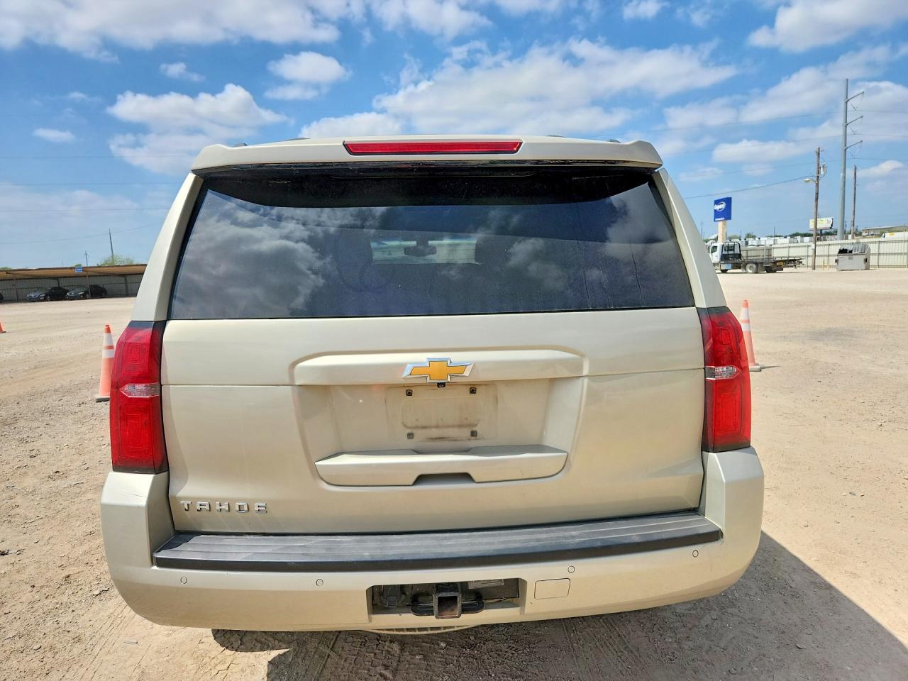 2015 Chevrolet Tahoe C1500 Ls Silver vin: 1GNSCAEC3FR625111