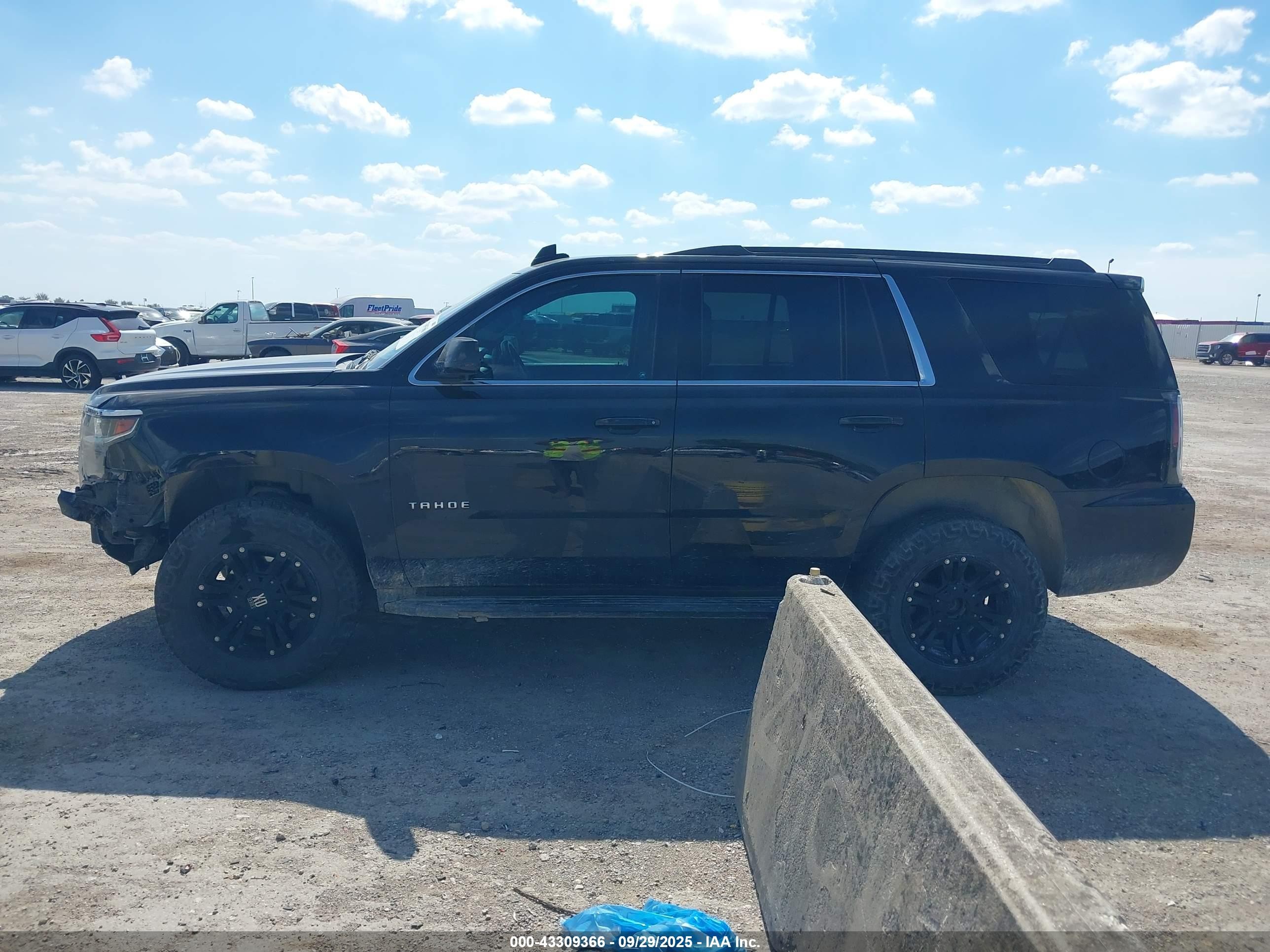 2018 Chevrolet Tahoe Ls Black vin: 1GNSCAKC1JR356345