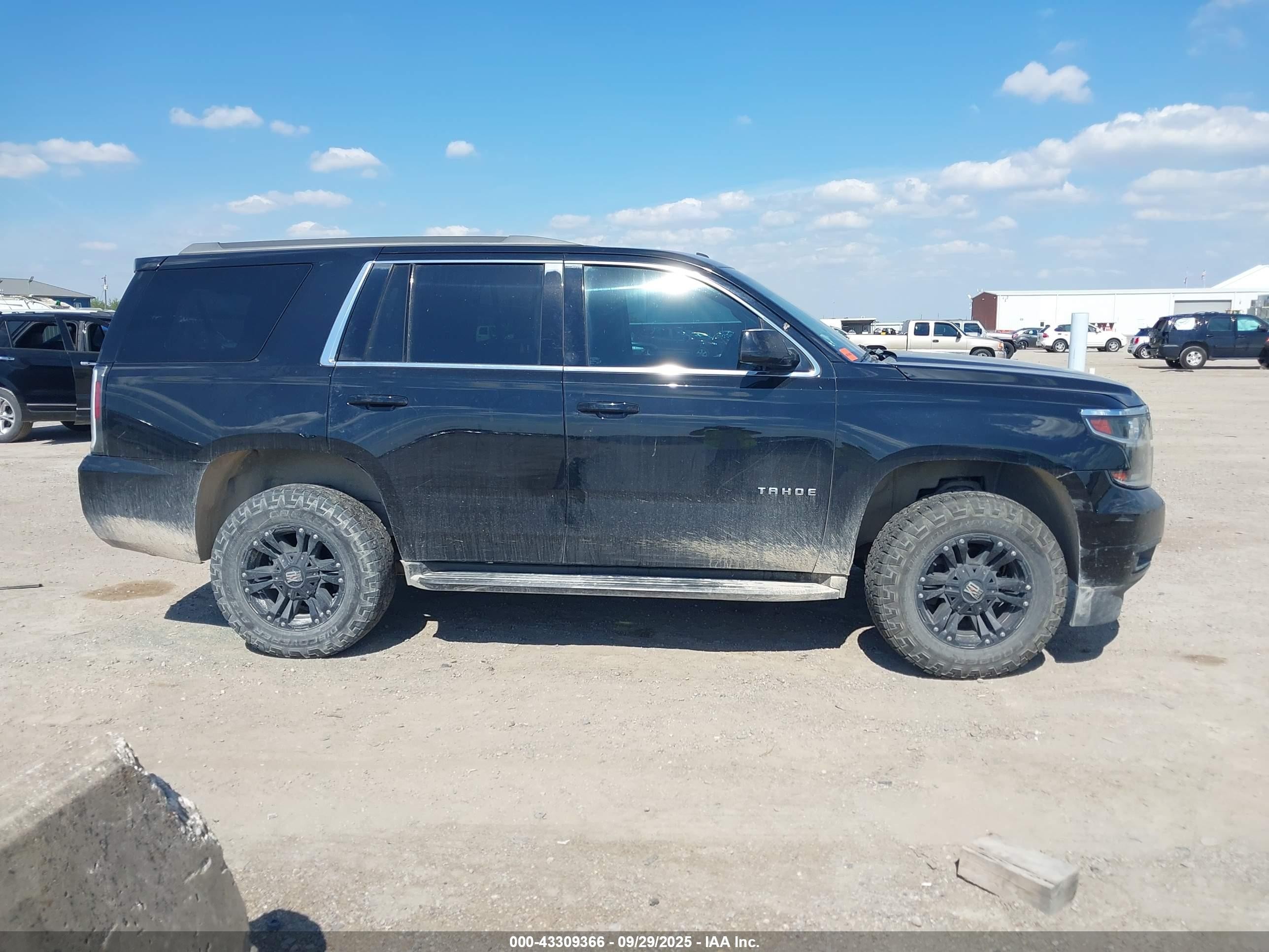 2018 Chevrolet Tahoe Ls Black vin: 1GNSCAKC1JR356345