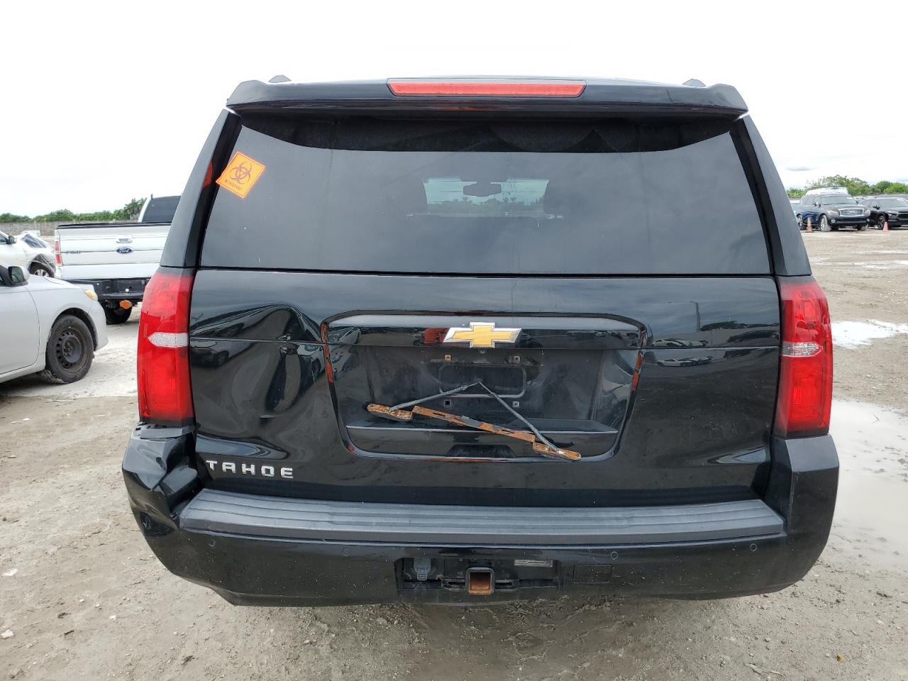 2018 Chevrolet Tahoe C1500 Ls Черный vin: 1GNSCAKC2JR392304