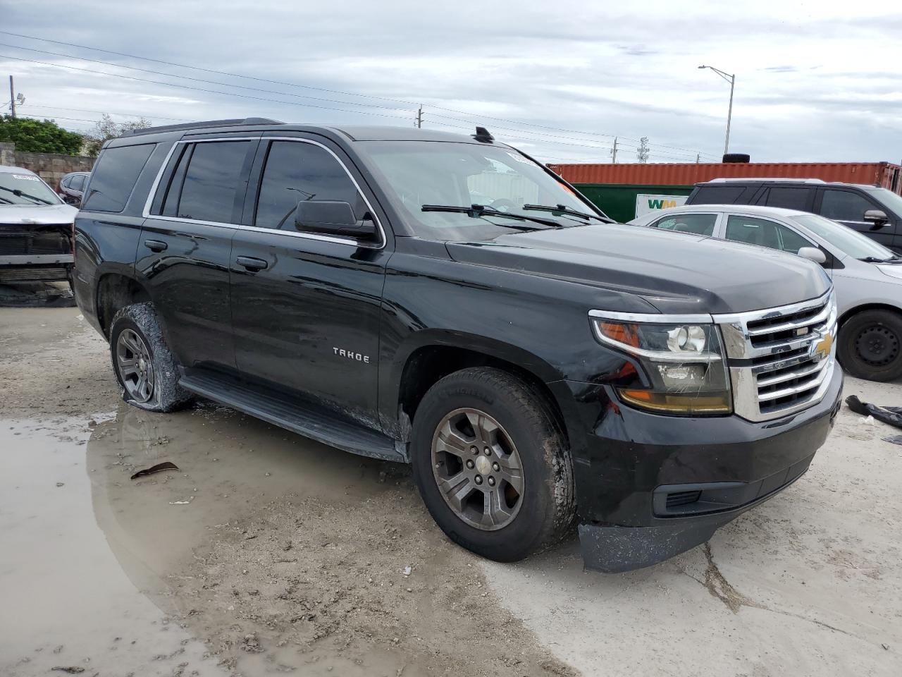 2018 Chevrolet Tahoe C1500 Ls Черный vin: 1GNSCAKC2JR392304