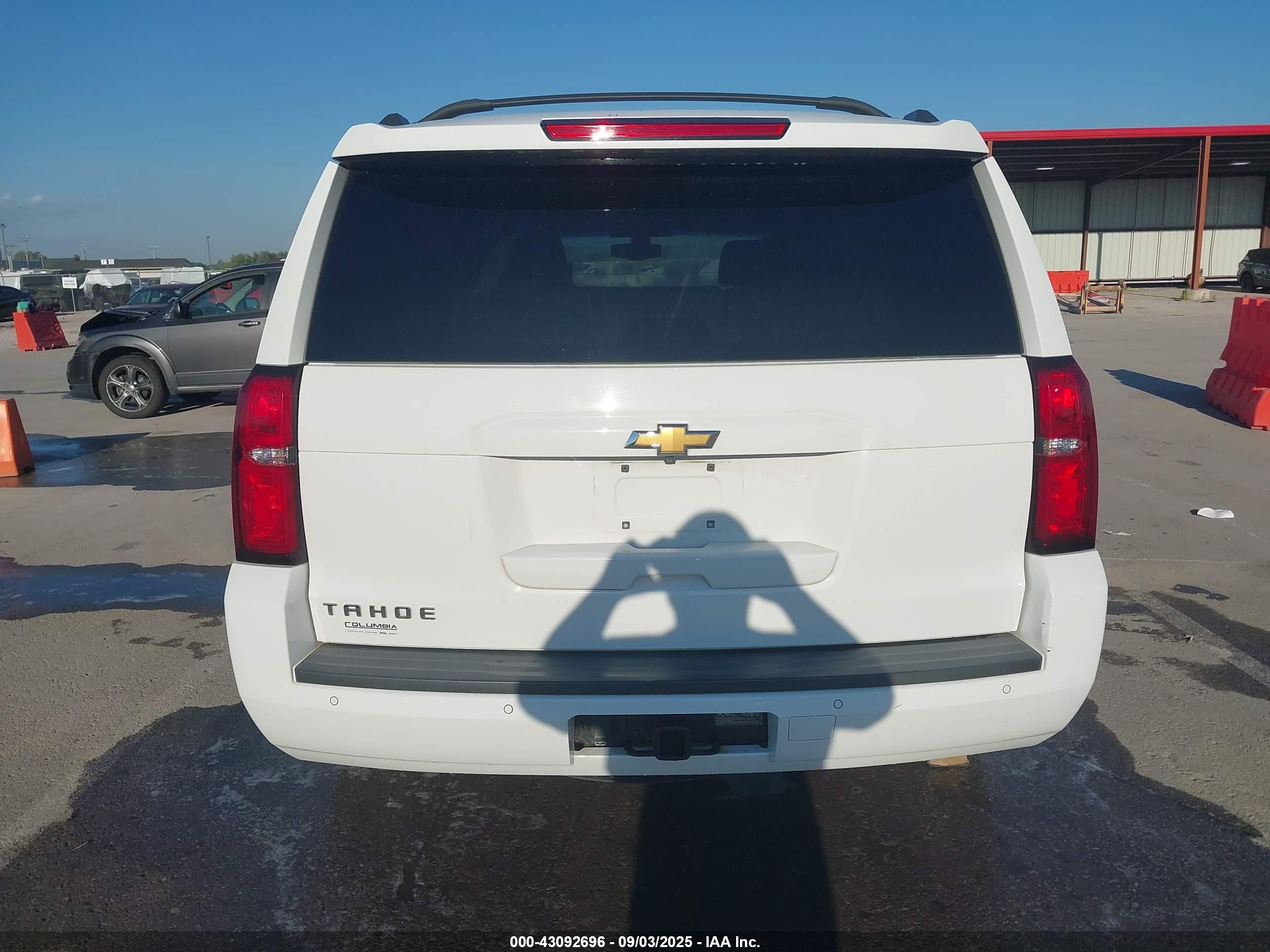 2015 Chevrolet Tahoe Ls White vin: 1GNSCAKC8FR559241