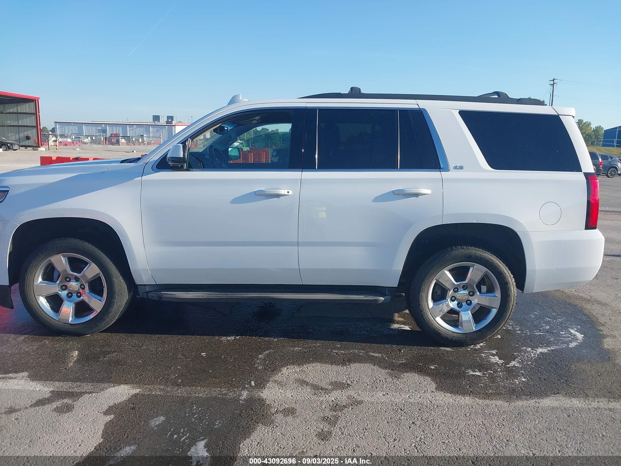 2015 Chevrolet Tahoe Ls White vin: 1GNSCAKC8FR559241