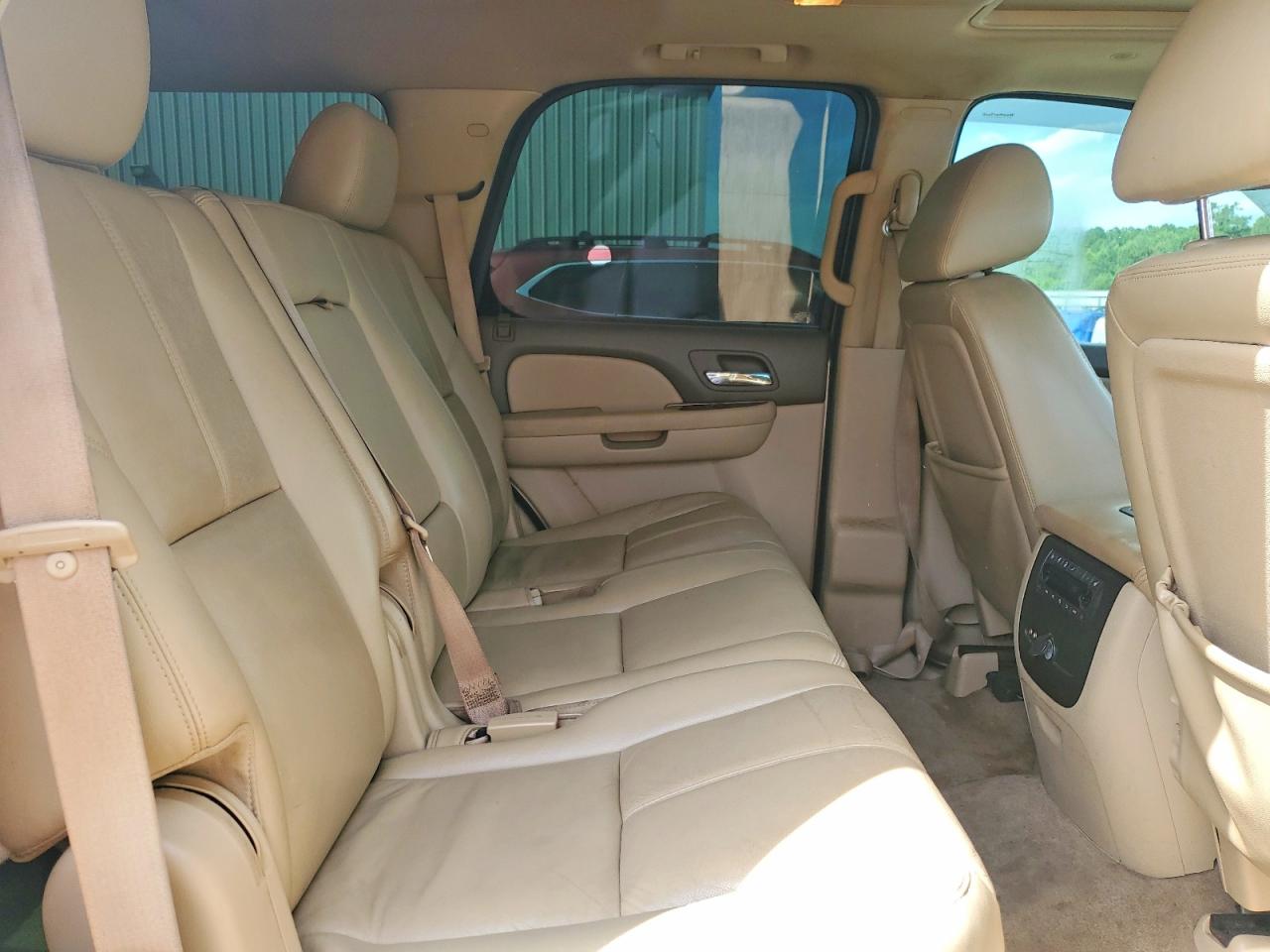 2011 Chevrolet Tahoe C1500 Lt Tan vin: 1GNSCBE00BR105440