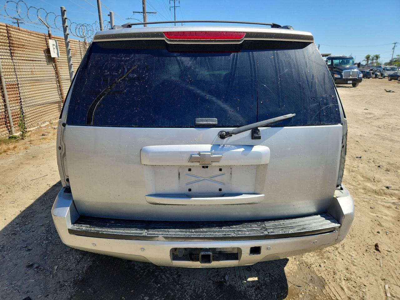 2011 Chevrolet Tahoe C1500 Lt Silver vin: 1GNSCBE00BR111724