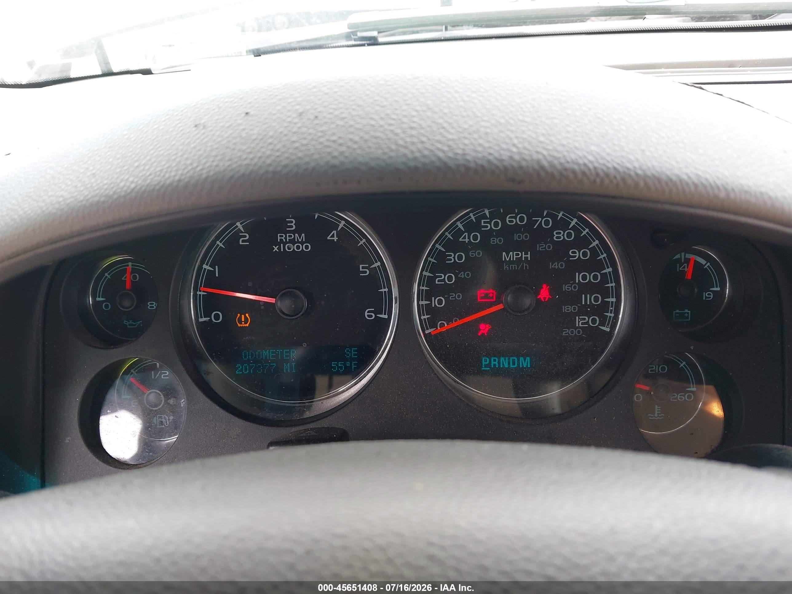 2011 Chevrolet Tahoe Lt Silver vin: 1GNSCBE00BR253586