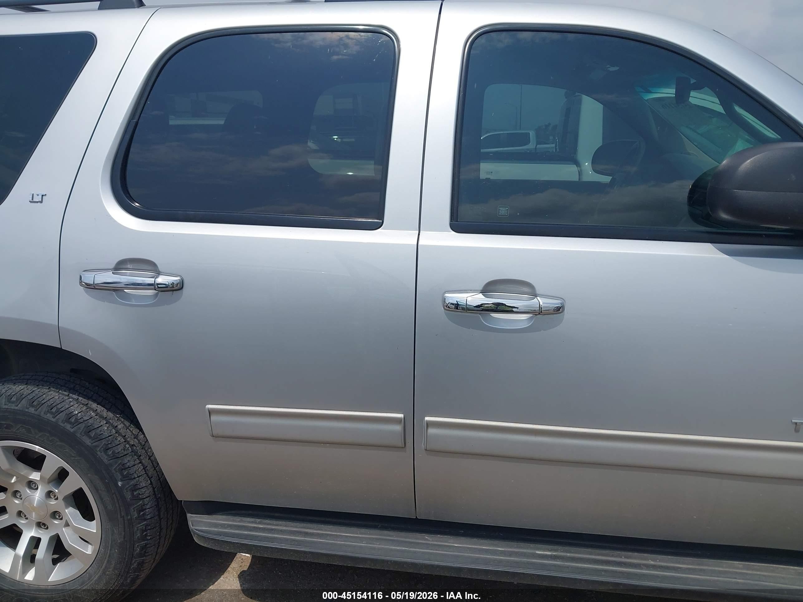 2012 Chevrolet Tahoe Lt Silver vin: 1GNSCBE00CR142277