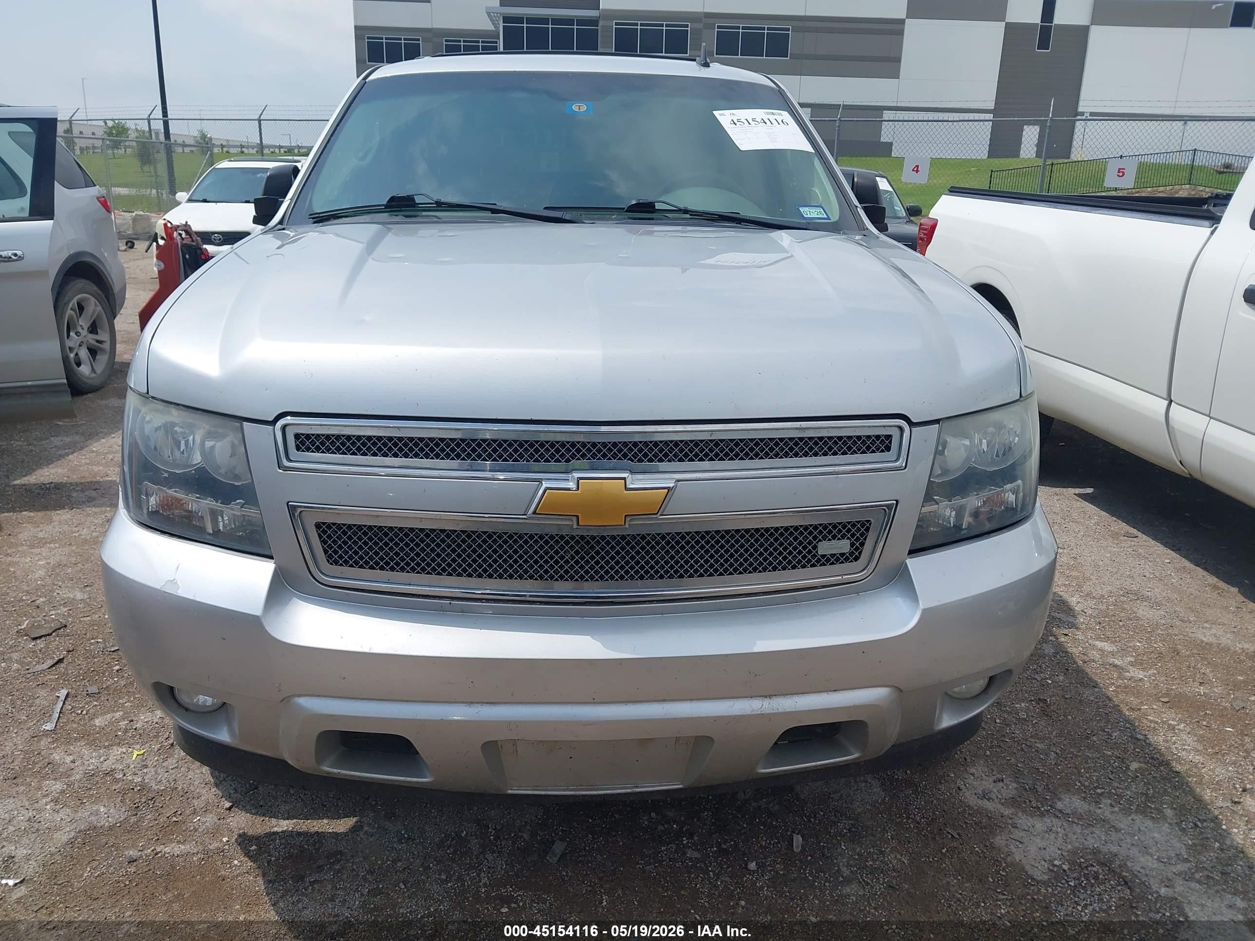 2012 Chevrolet Tahoe Lt Silver vin: 1GNSCBE00CR142277