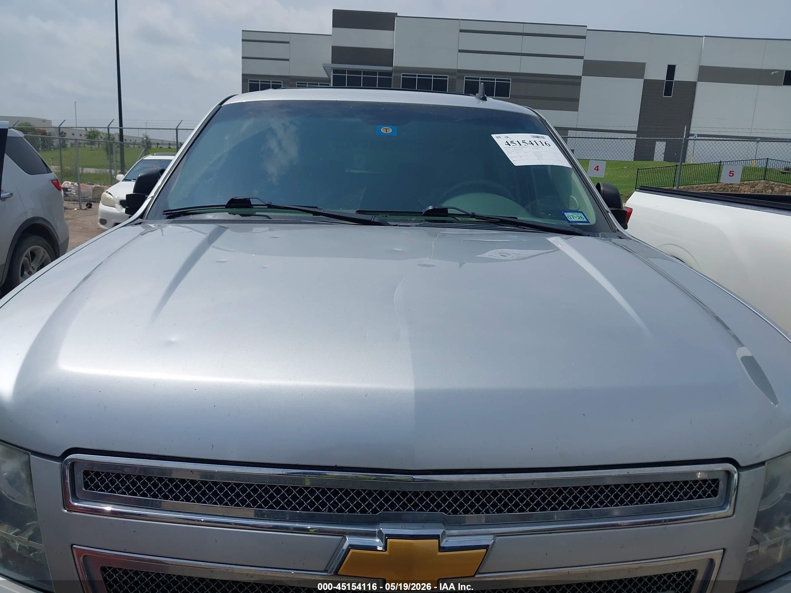 2012 Chevrolet Tahoe Lt Silver vin: 1GNSCBE00CR142277