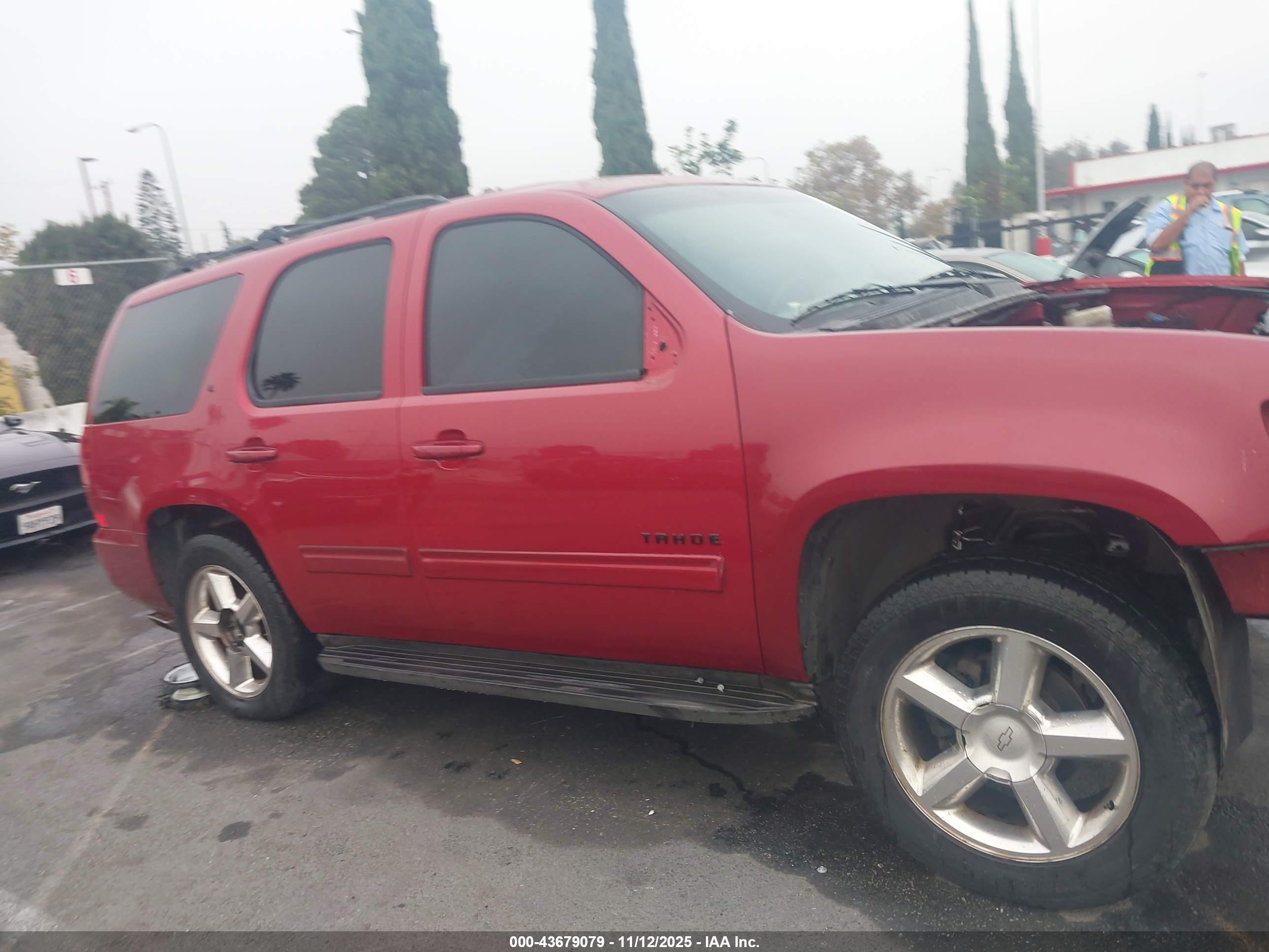 2012 Chevrolet Tahoe Lt Burgundy vin: 1GNSCBE00CR216152