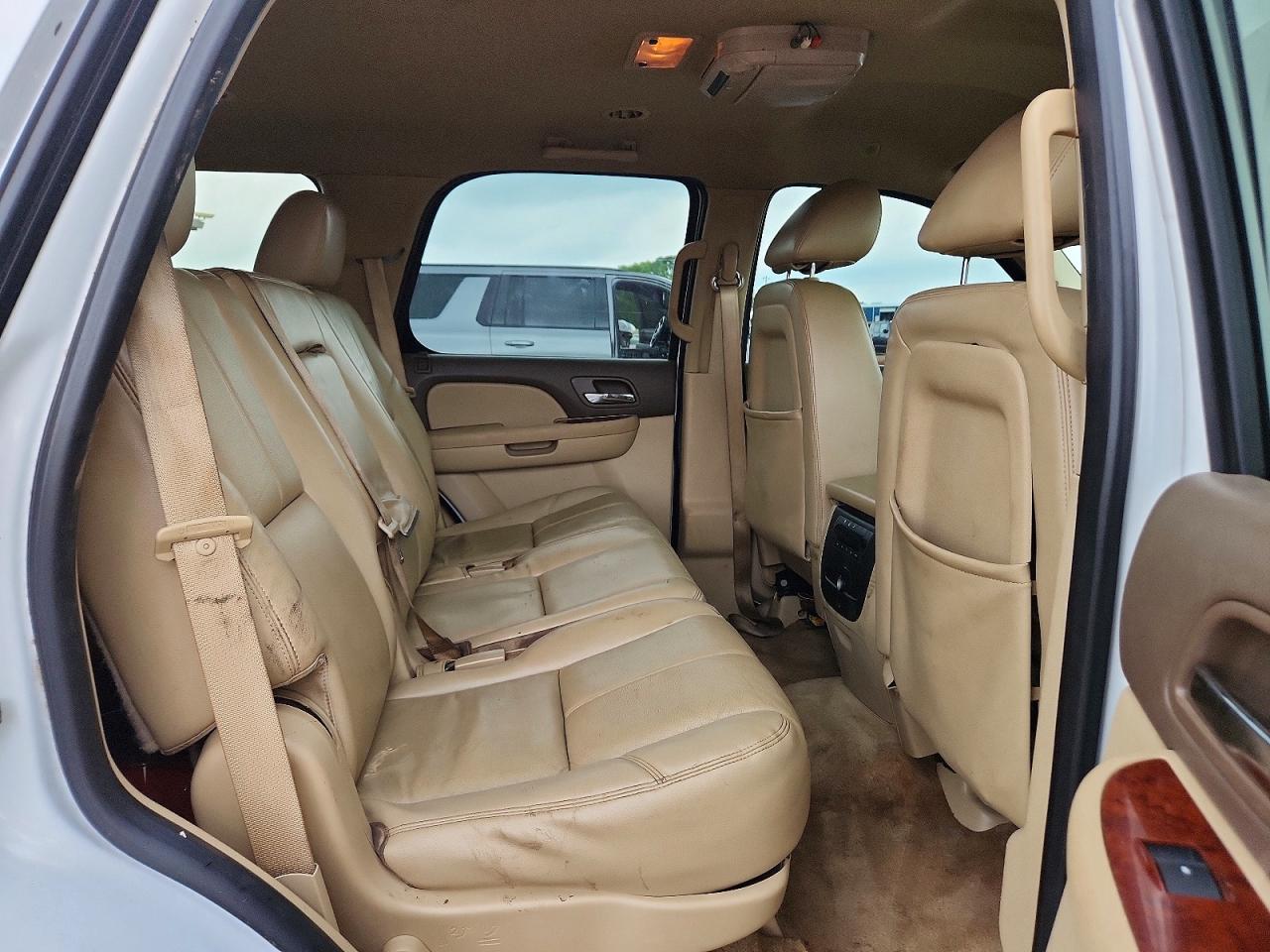 2012 Chevrolet Tahoe C1500 Lt White vin: 1GNSCBE00CR291188