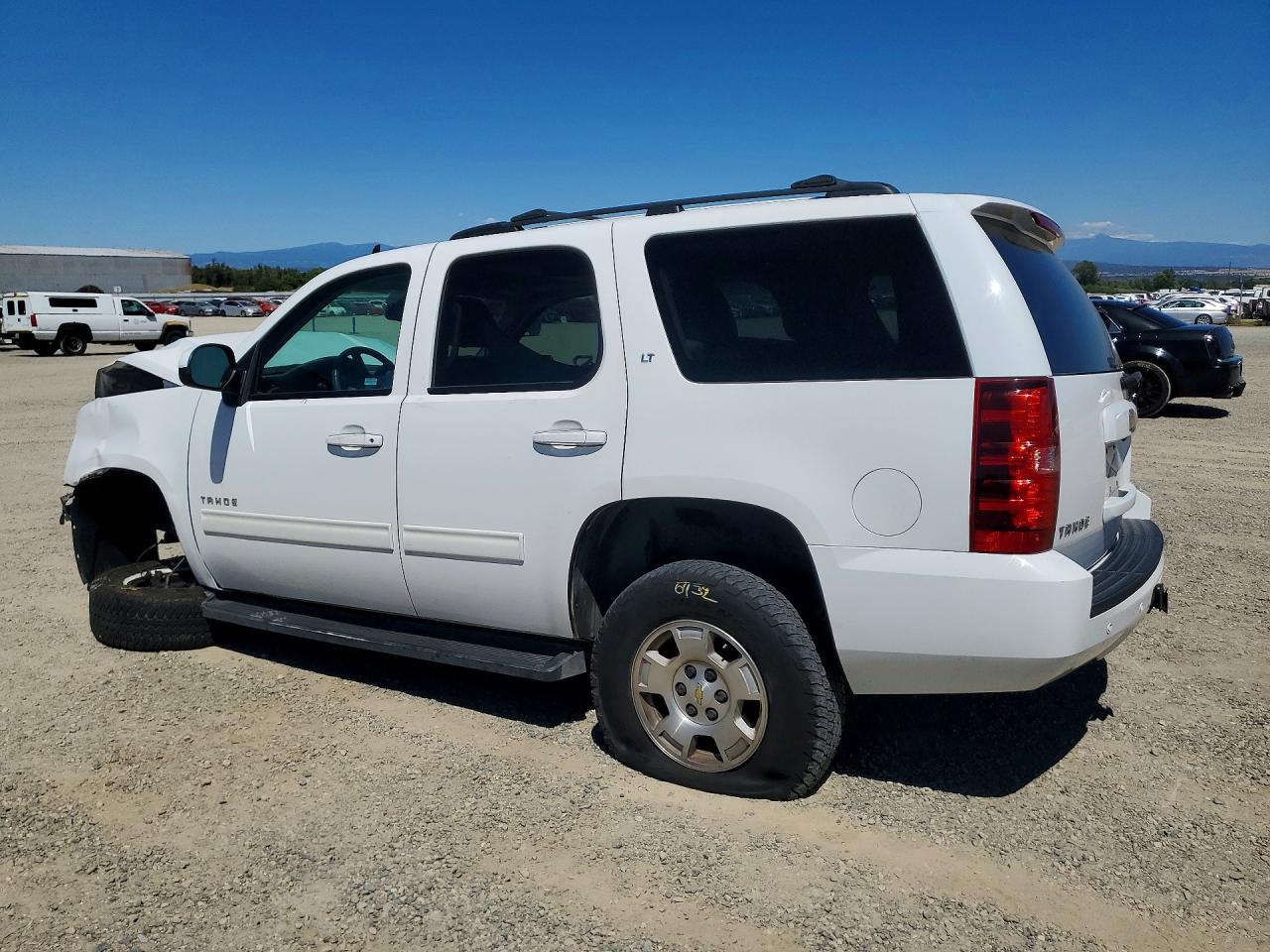 2014 Chevrolet Tahoe C1500 Lt White vin: 1GNSCBE00ER231477