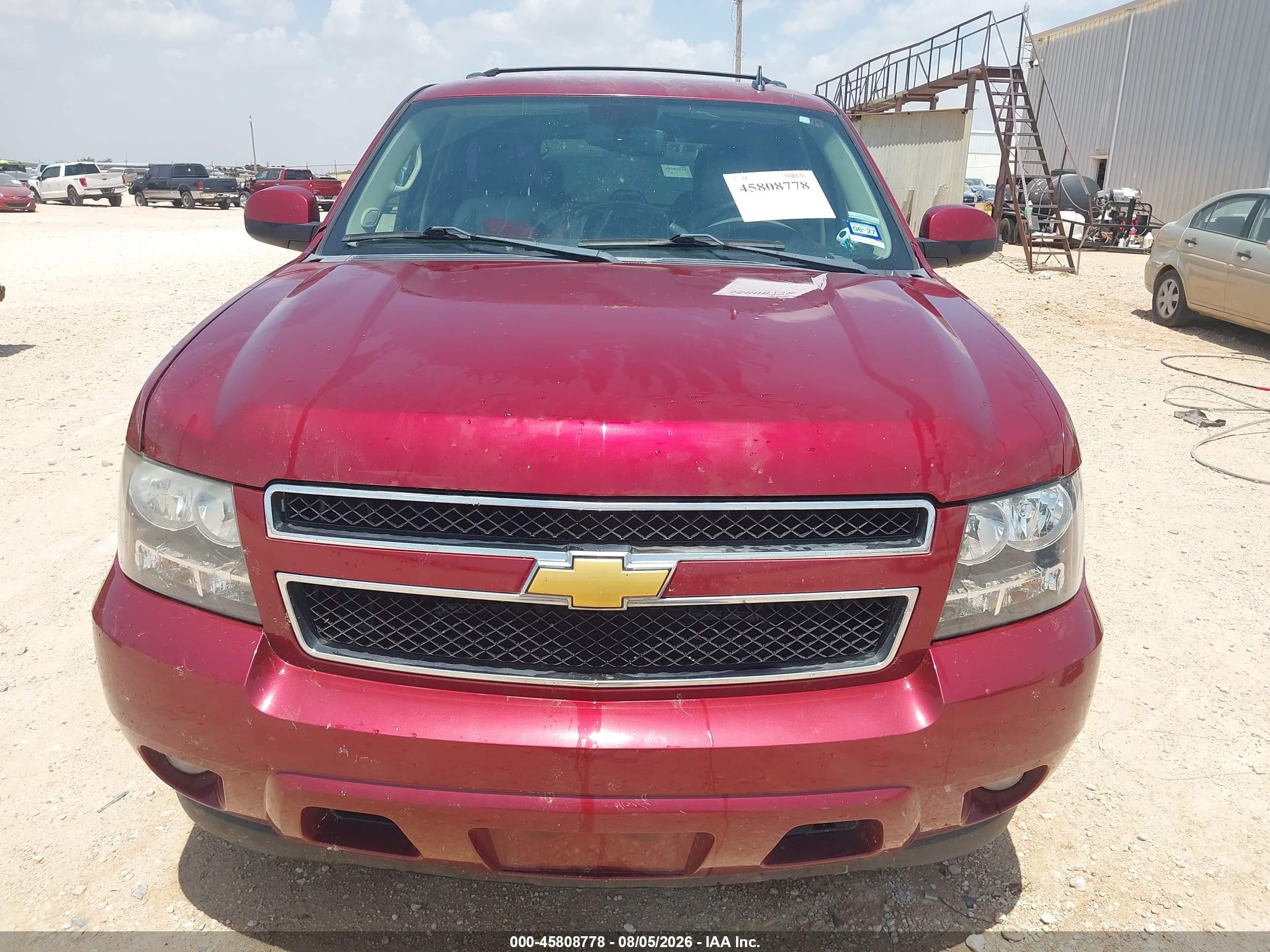 2011 Chevrolet Tahoe Lt Burgundy vin: 1GNSCBE01BR267352