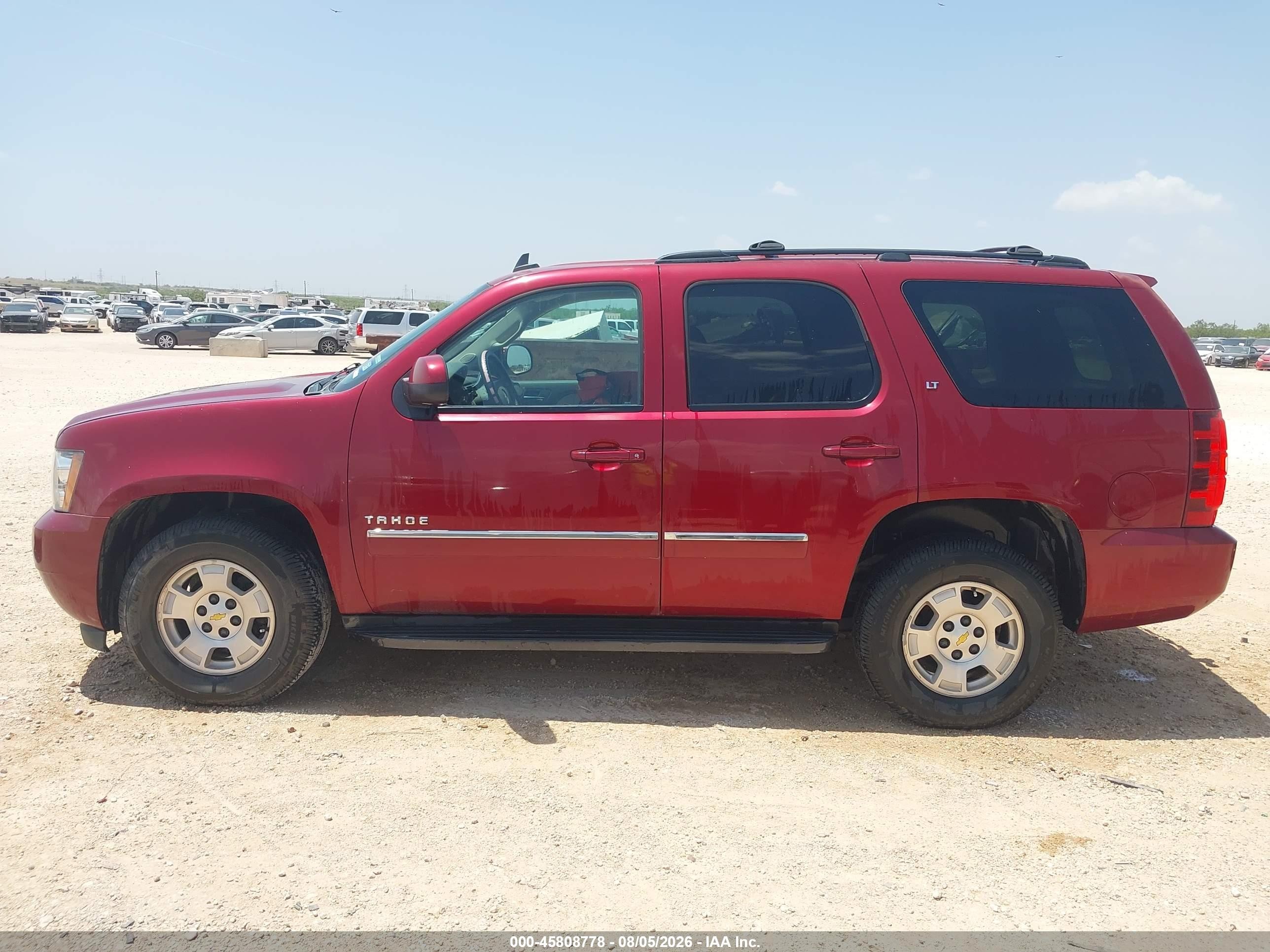 2011 Chevrolet Tahoe Lt Burgundy vin: 1GNSCBE01BR267352