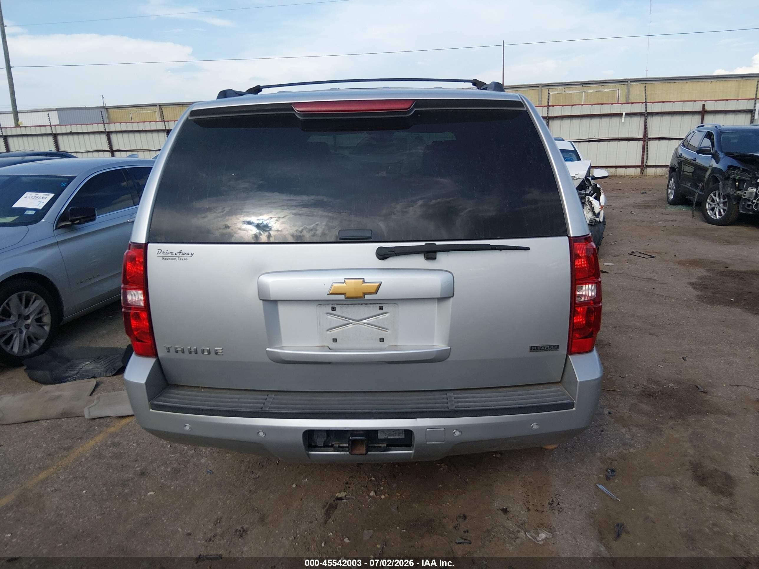 2012 Chevrolet Tahoe Lt Silver vin: 1GNSCBE01CR107022