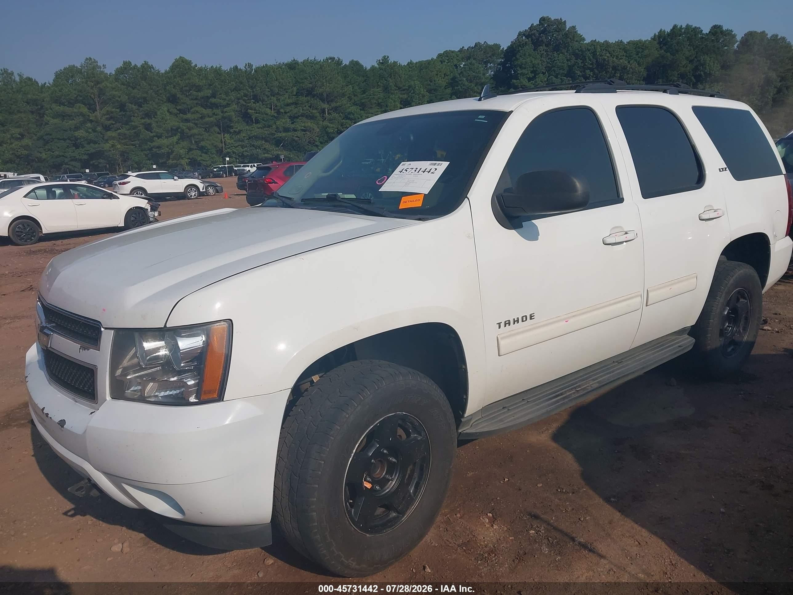 2012 Chevrolet Tahoe Lt Белый vin: 1GNSCBE01CR213891