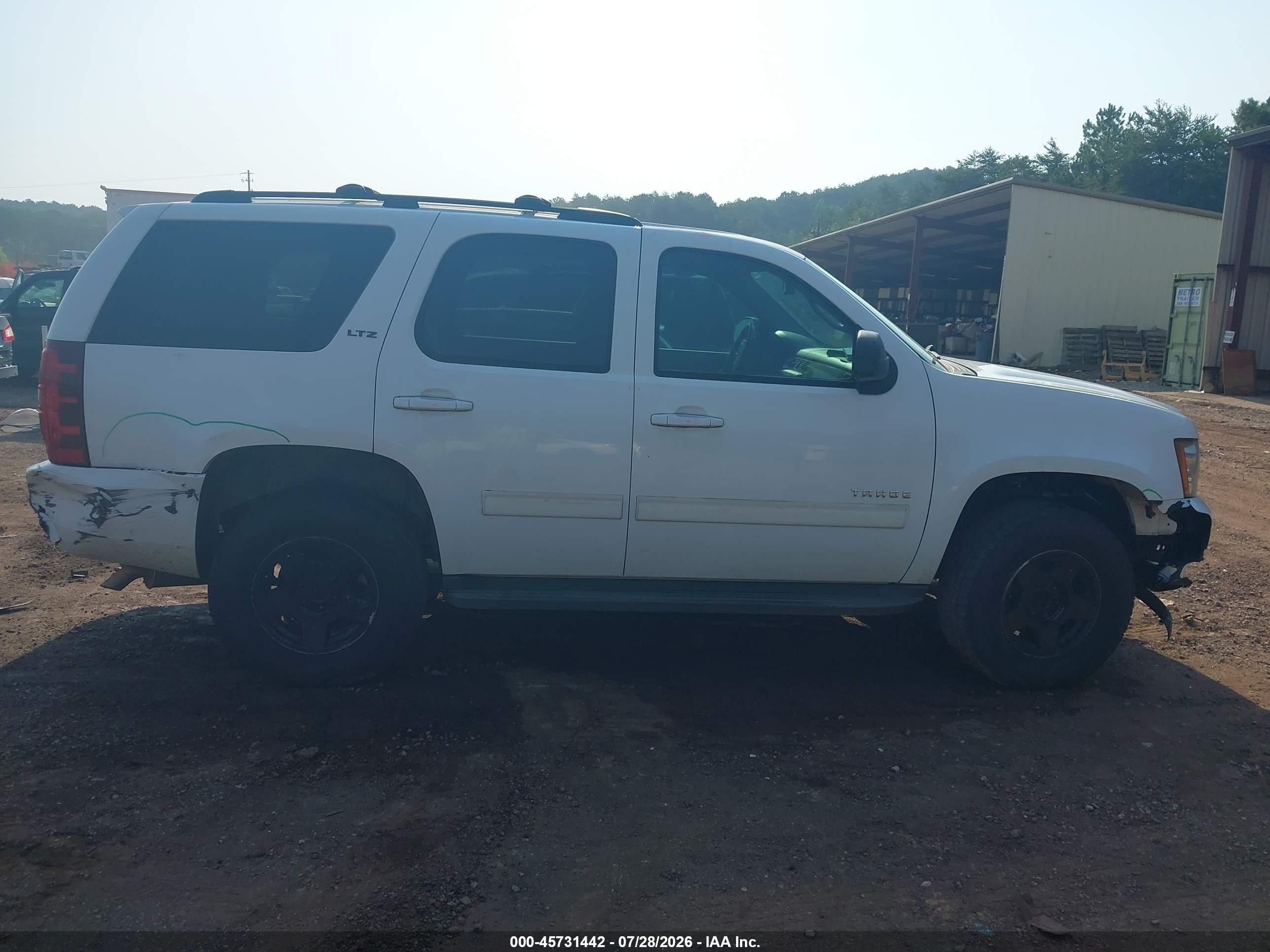 2012 Chevrolet Tahoe Lt Белый vin: 1GNSCBE01CR213891