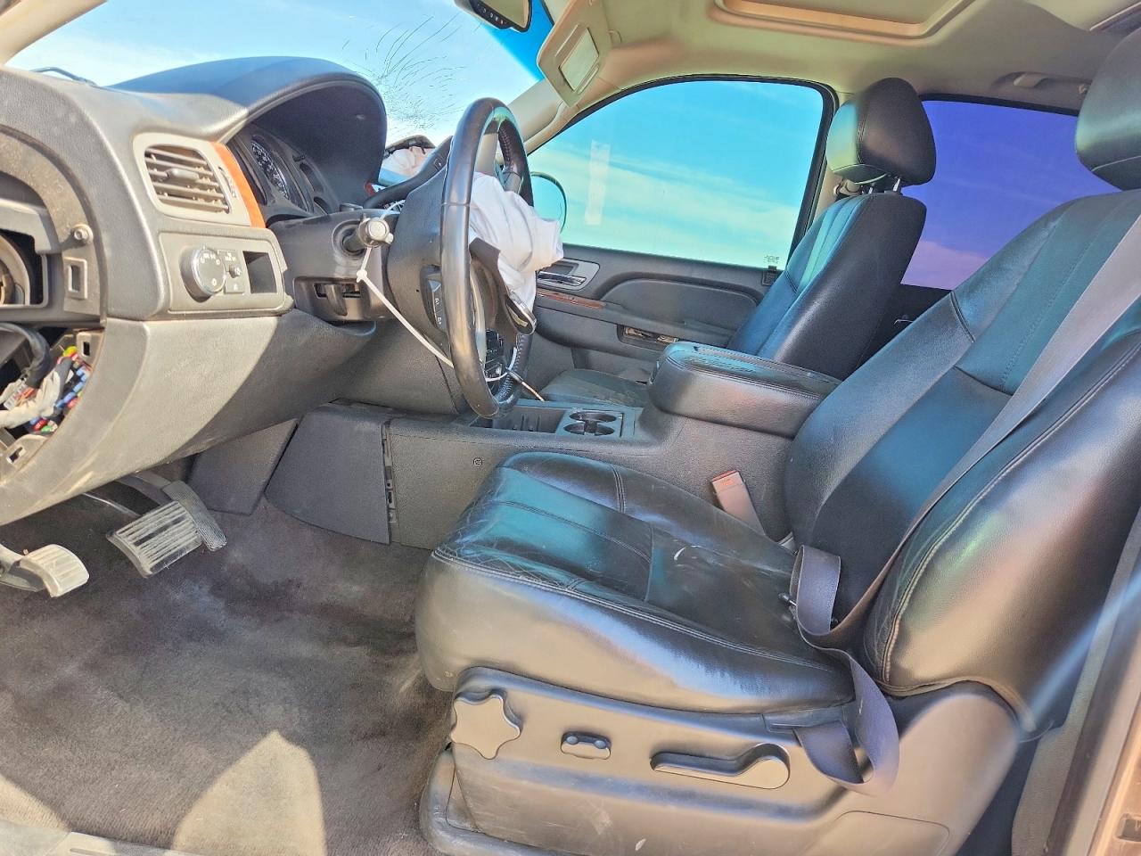 2013 Chevrolet Tahoe C1500 Lt Серый vin: 1GNSCBE01DR133427