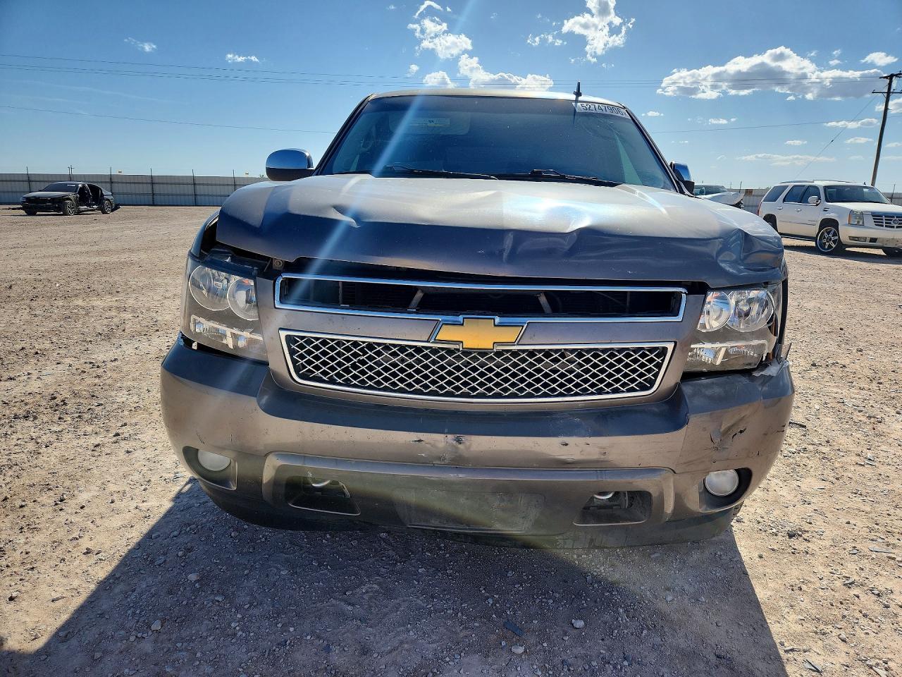 2013 Chevrolet Tahoe C1500 Lt Серый vin: 1GNSCBE01DR133427