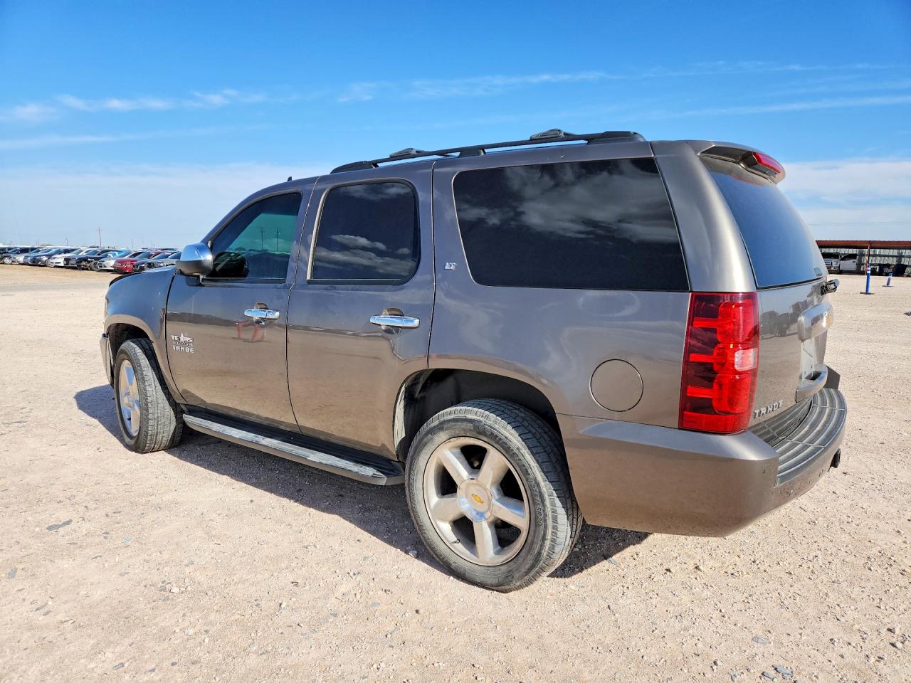 2013 Chevrolet Tahoe C1500 Lt Серый vin: 1GNSCBE01DR133427
