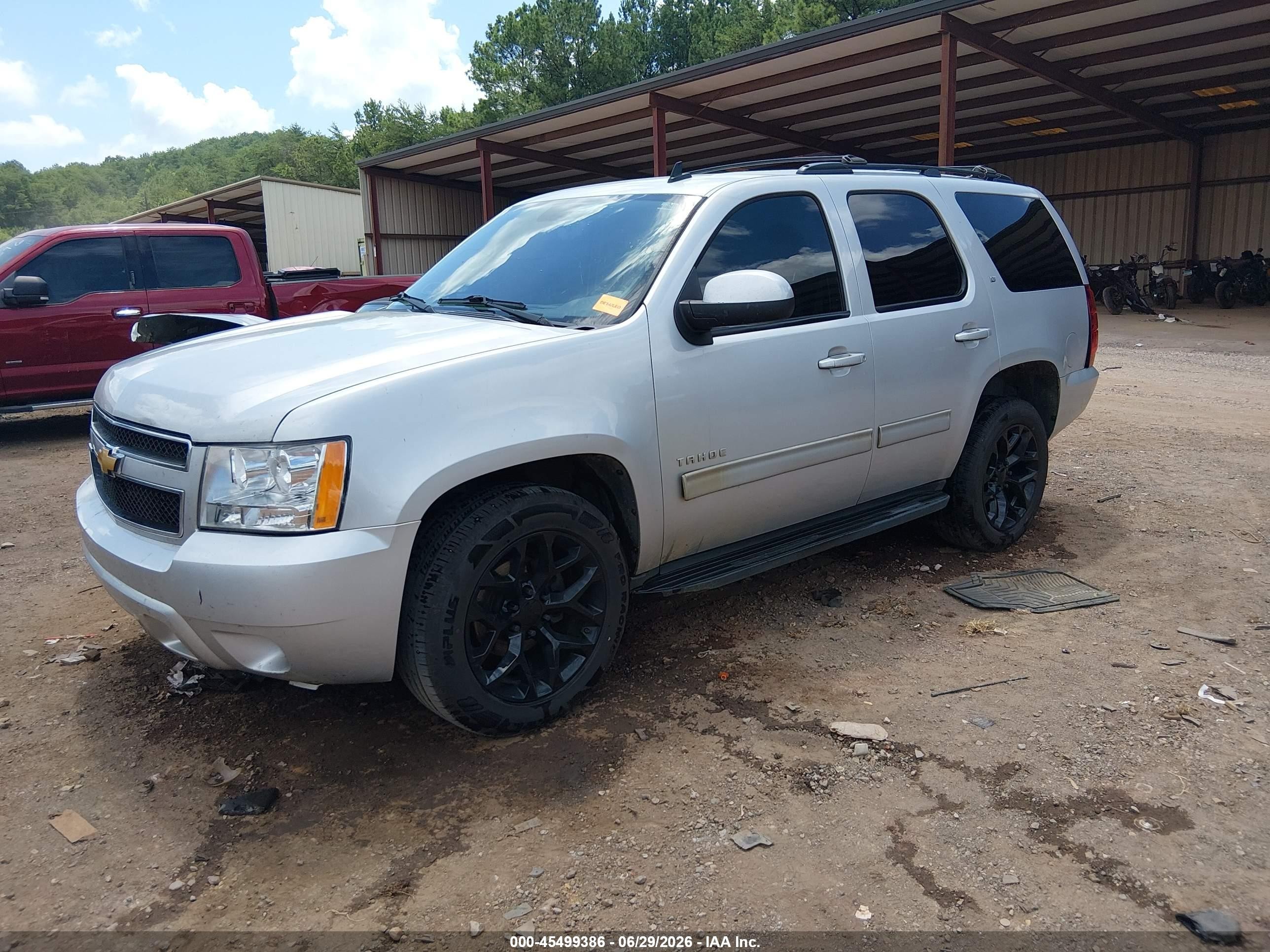 2013 Chevrolet Tahoe Lt Silver vin: 1GNSCBE01DR133749