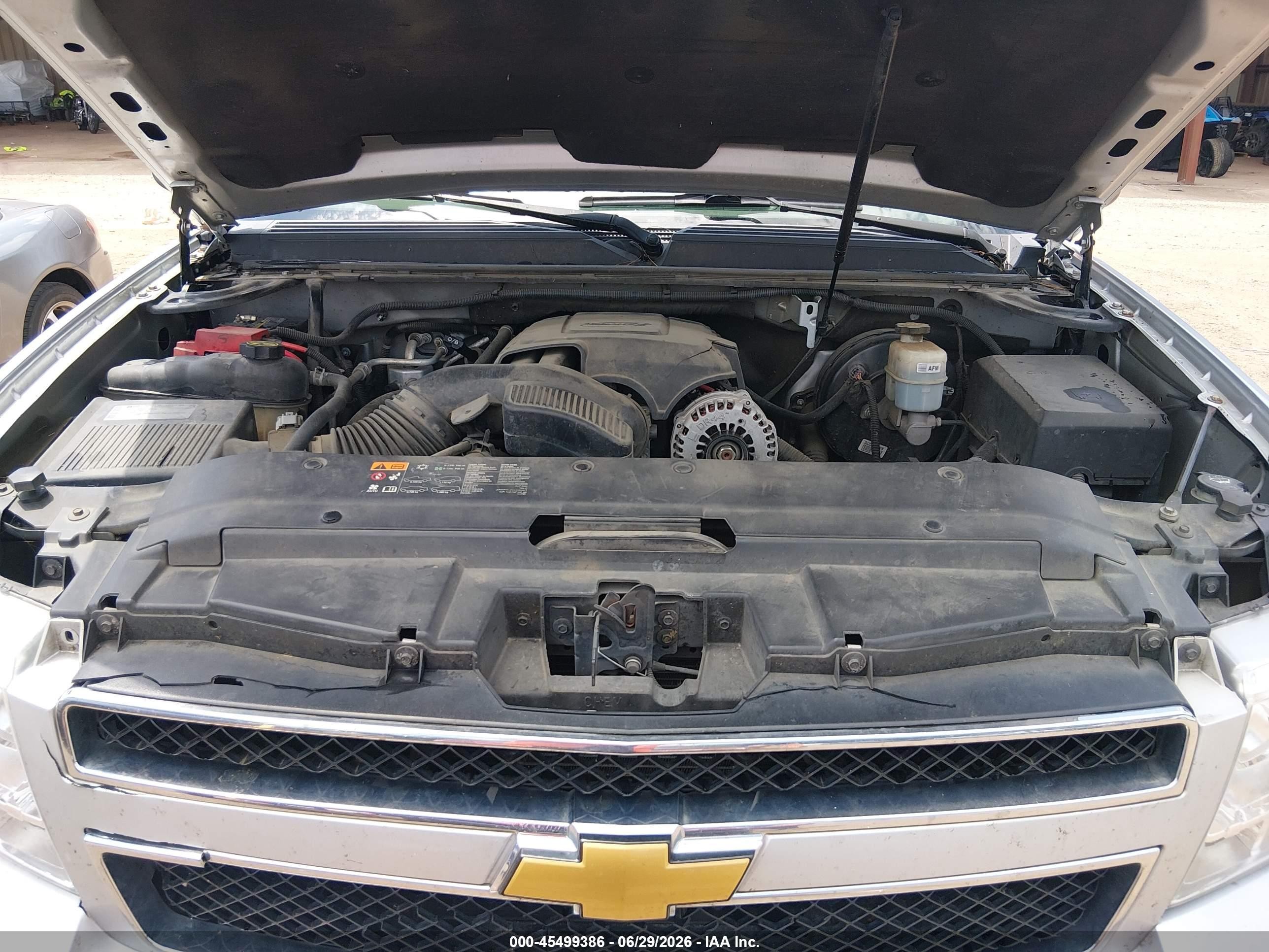2013 Chevrolet Tahoe Lt Silver vin: 1GNSCBE01DR133749