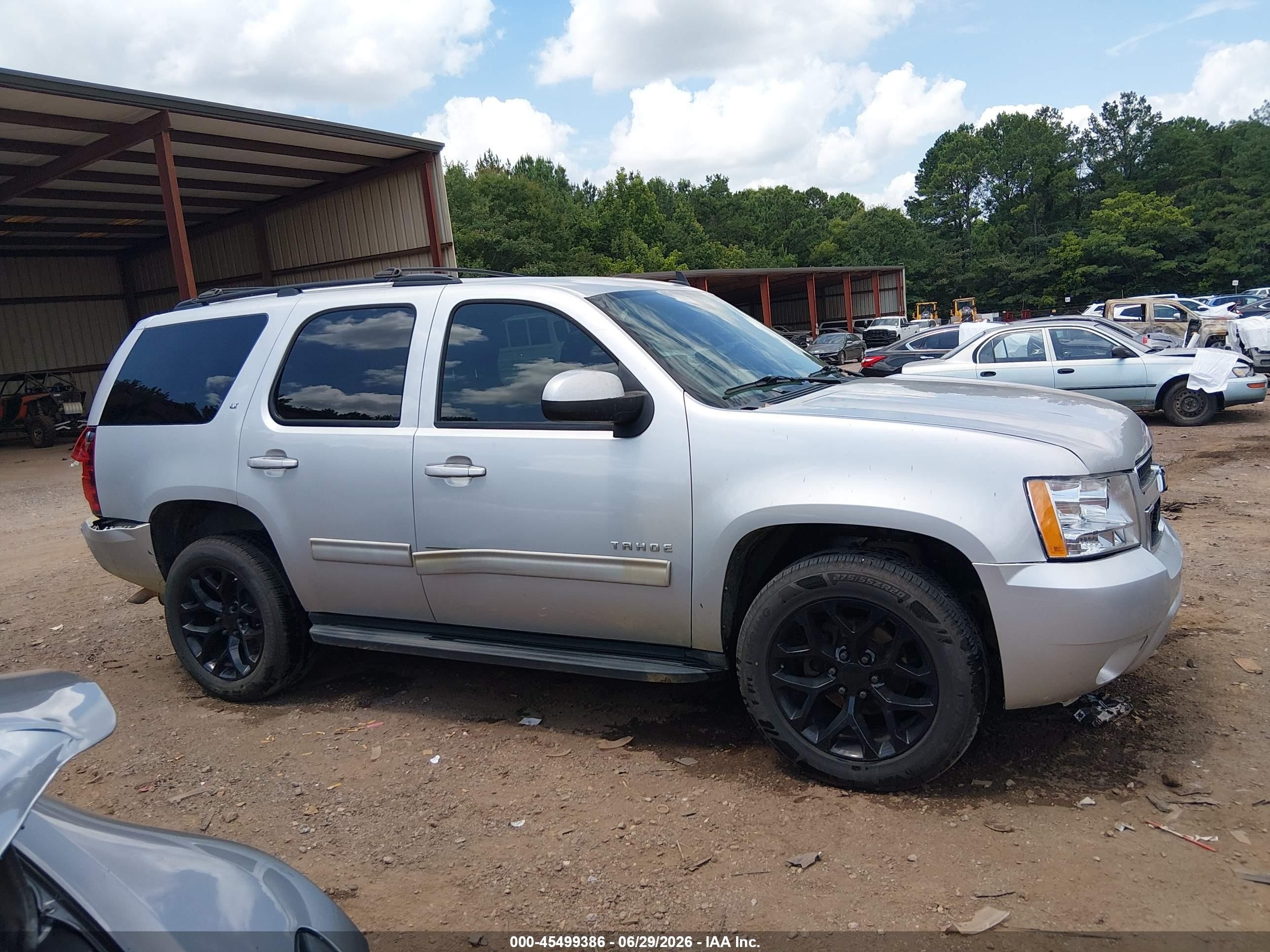2013 Chevrolet Tahoe Lt Silver vin: 1GNSCBE01DR133749