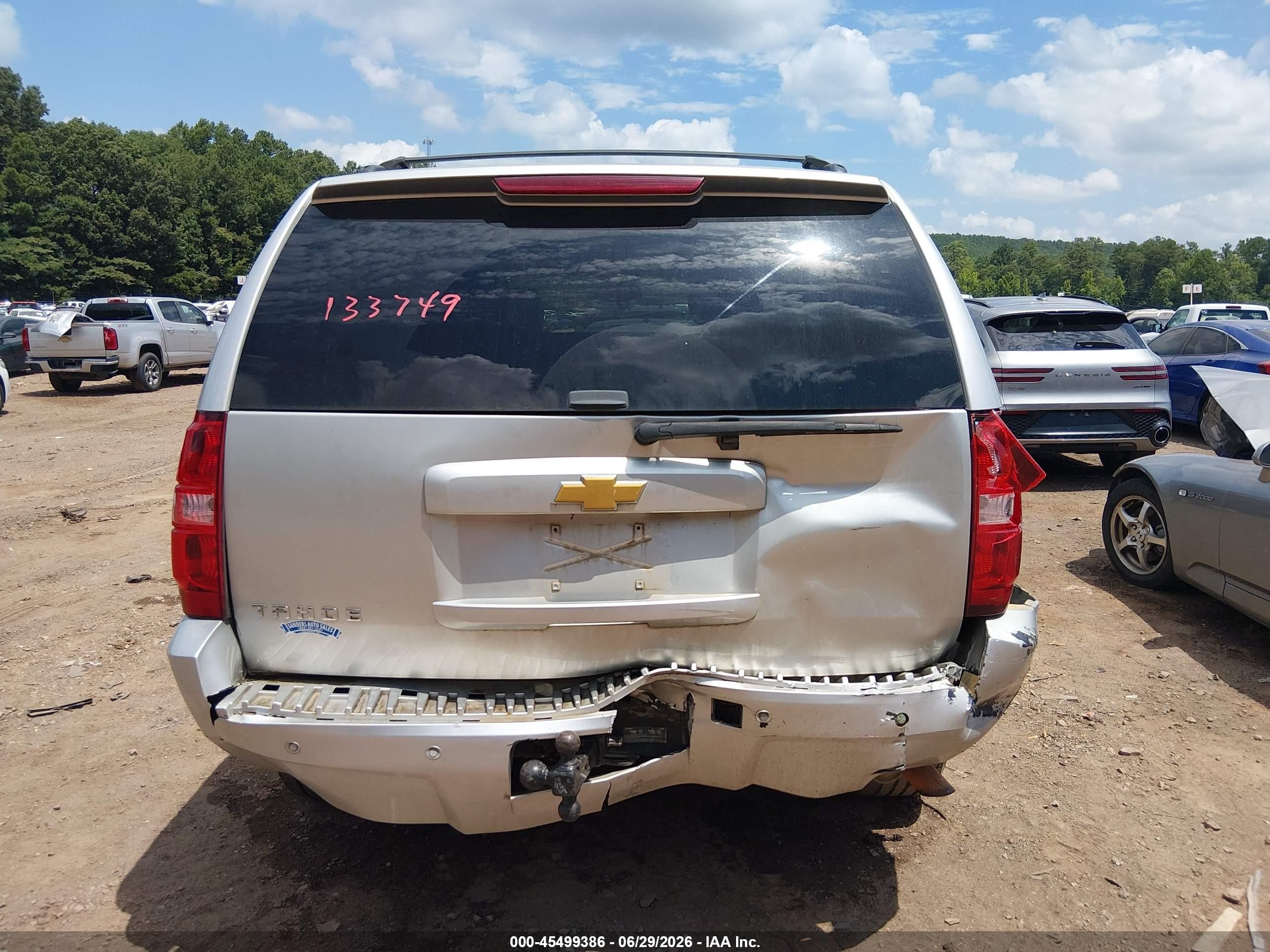 2013 Chevrolet Tahoe Lt Silver vin: 1GNSCBE01DR133749