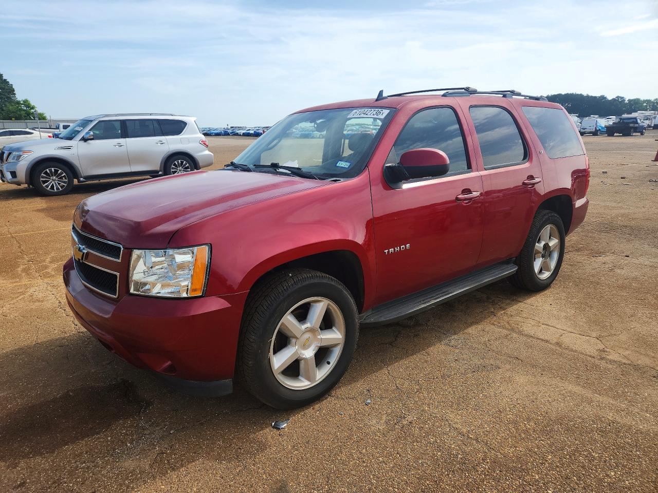 2013 Chevrolet Tahoe C1500 Lt Maroon vin: 1GNSCBE01DR244818
