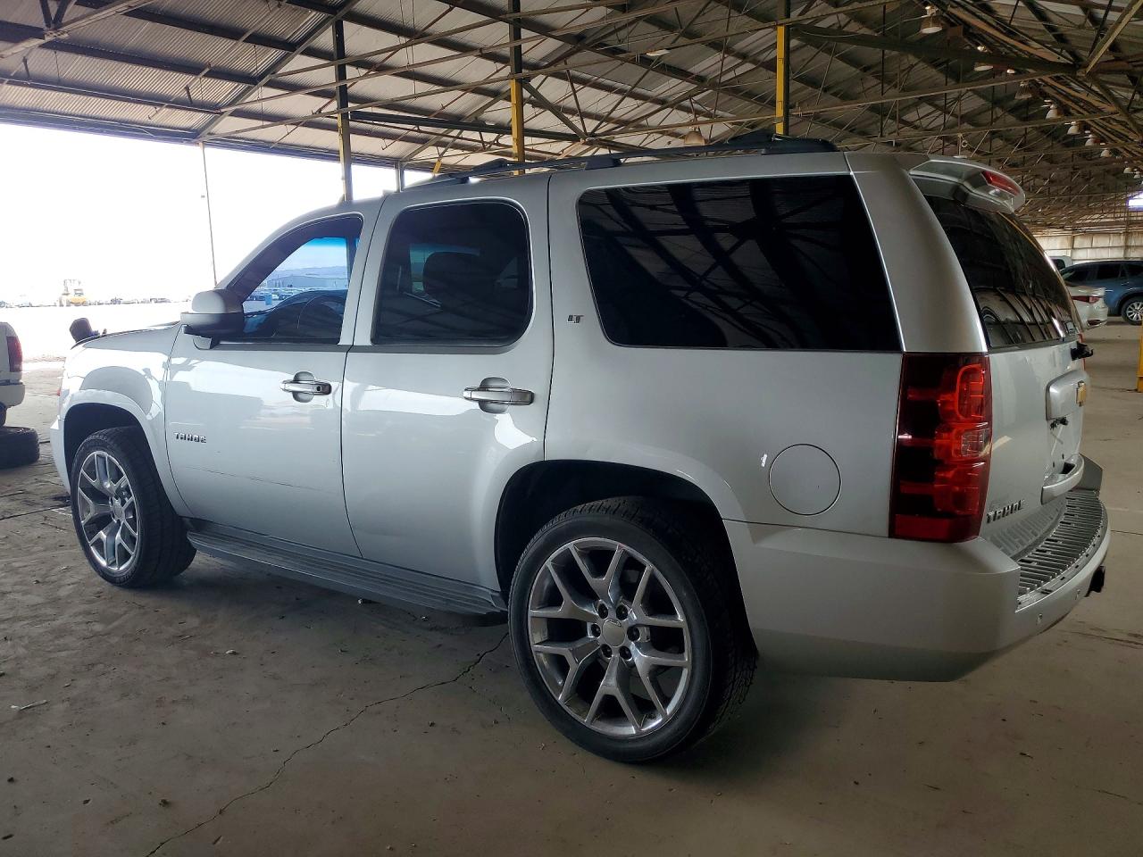 2013 Chevrolet Tahoe C1500 Lt Серебряный vin: 1GNSCBE01DR314110