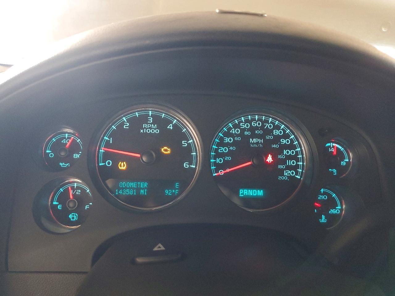 2013 Chevrolet Tahoe C1500 Lt Серебряный vin: 1GNSCBE01DR314110