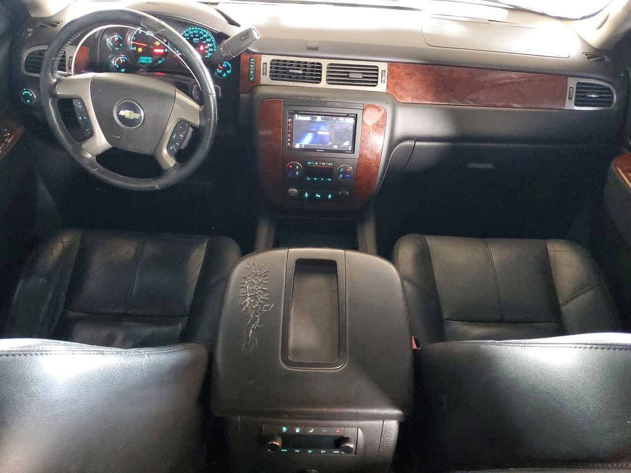 2013 Chevrolet Tahoe C1500 Lt Серебряный vin: 1GNSCBE01DR314110